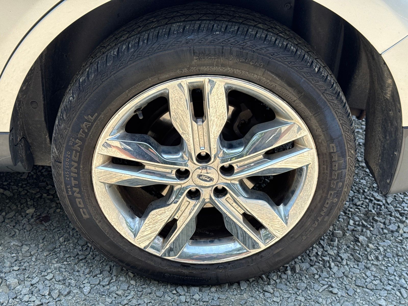 Used 2014 Ingot Silver Metallic Ford Limited image 30