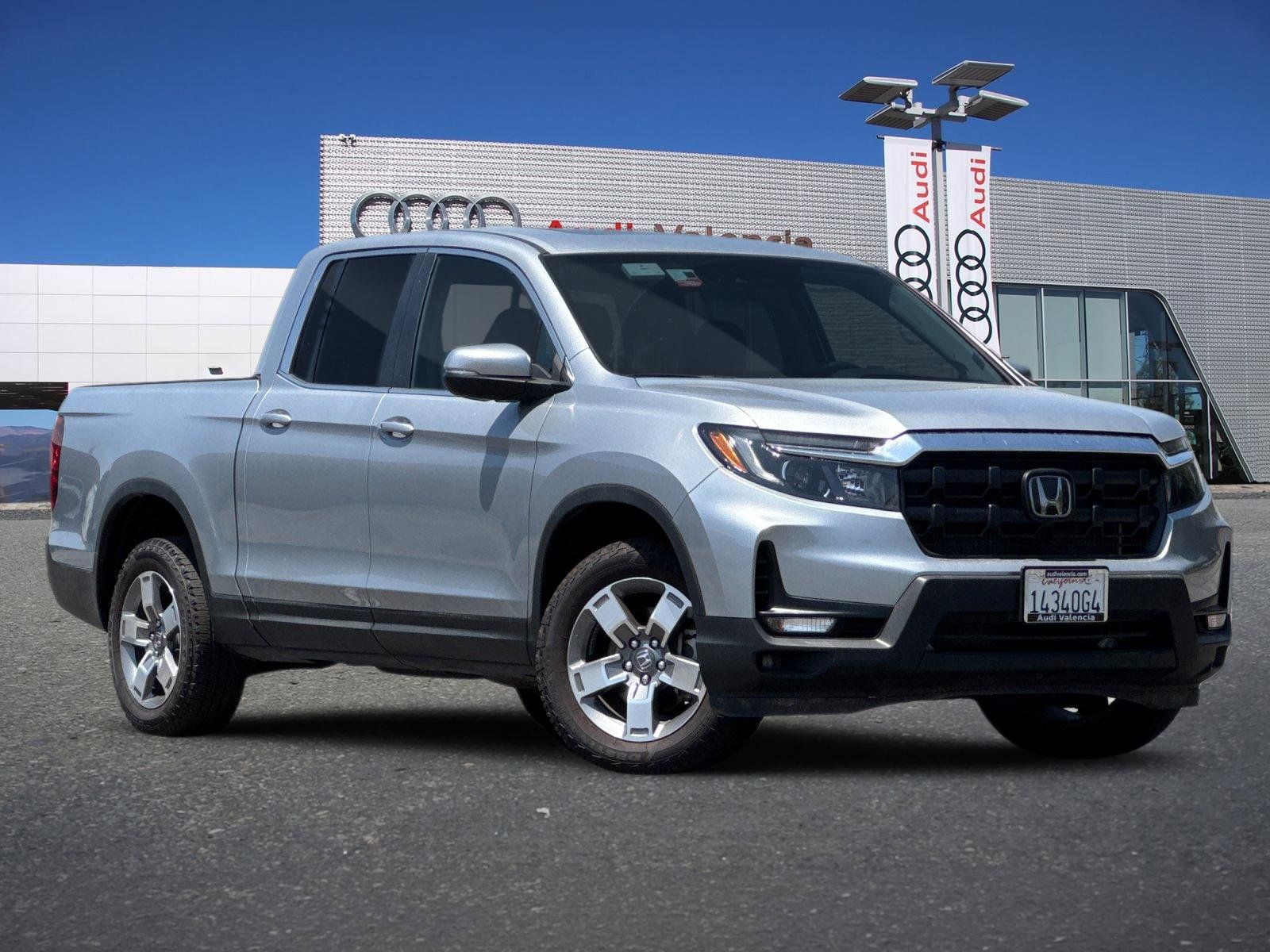 Black 2025 Honda Ridgeline RTL AWD Pickup Truck All-Wheel Drive 9-Speed Automatic