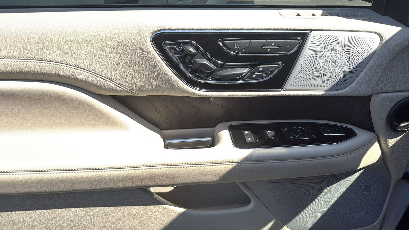 Used Car 2019 Lincoln Navigator  Reserve For Sale Under $35,000 In Austin, Texas