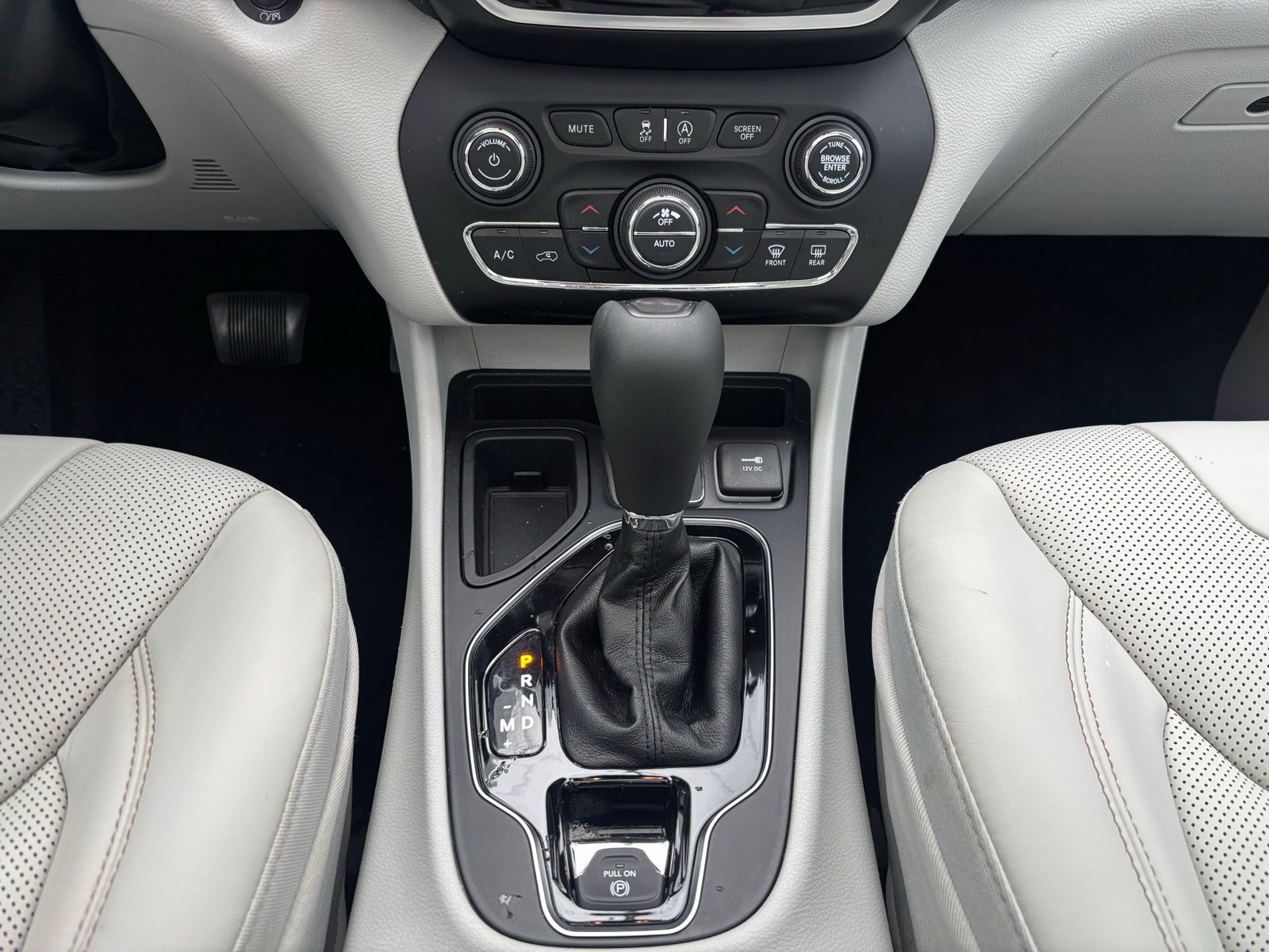 Used Car 2019 Jeep Cherokee  Limited For Sale Under $20,000 In Austin, Texas