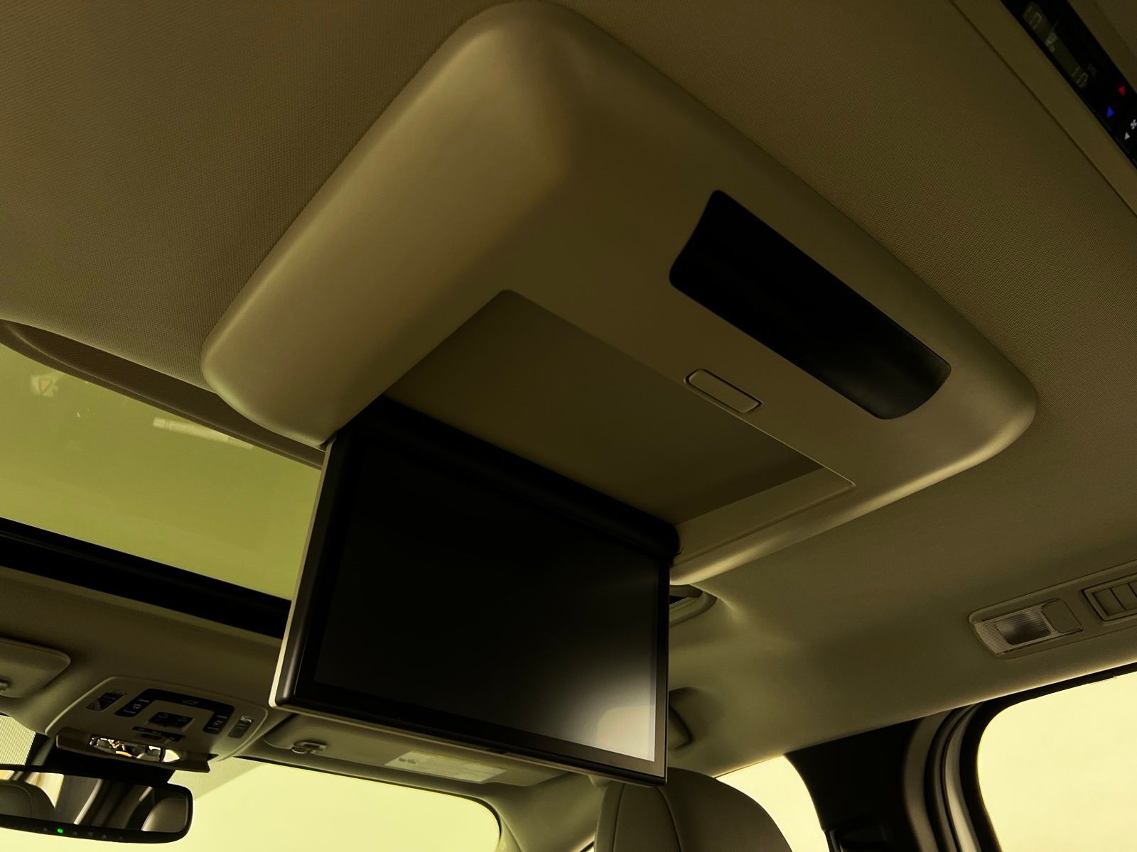 Thumbnail: 2026 Toyota Sienna - 21