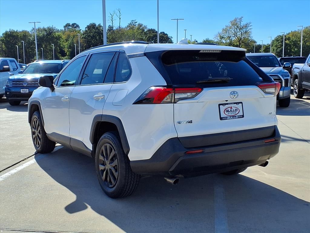 2019 Toyota RAV4 LE White at Emmons Autoplex