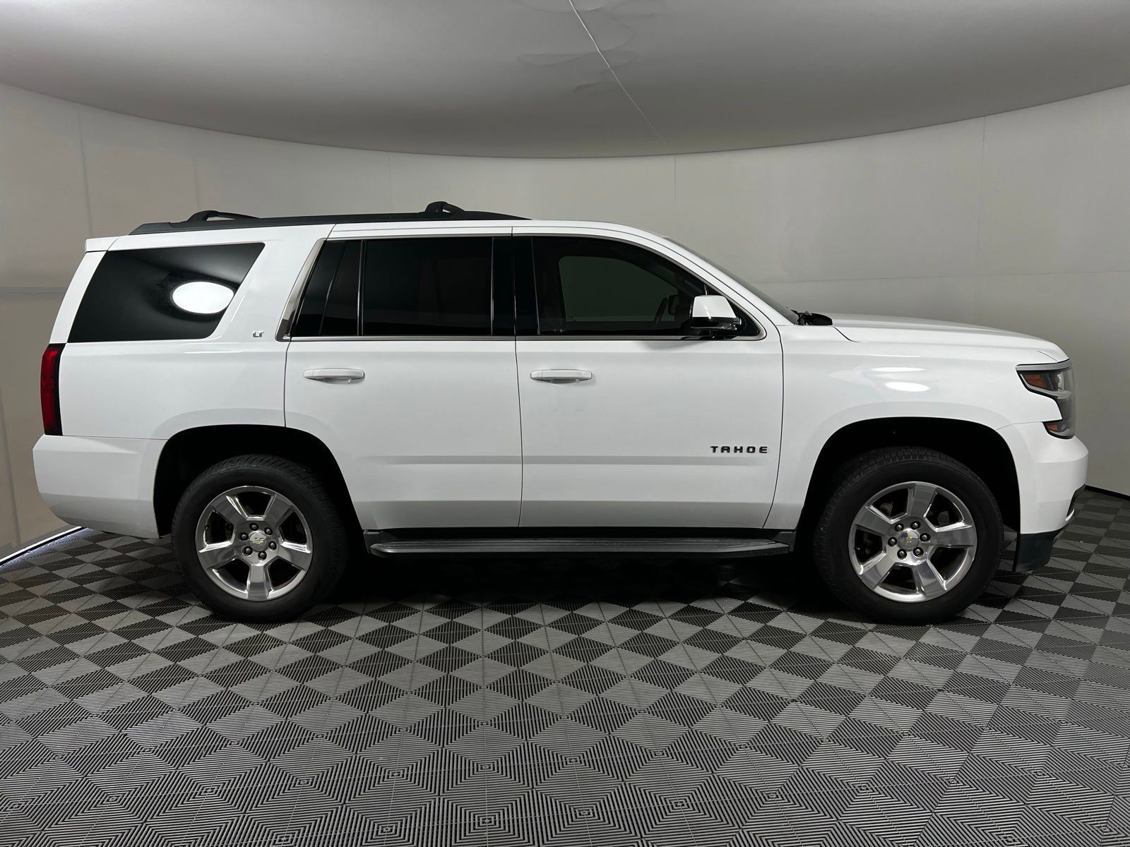Thumbnail: 2016 Chevrolet Tahoe - 4