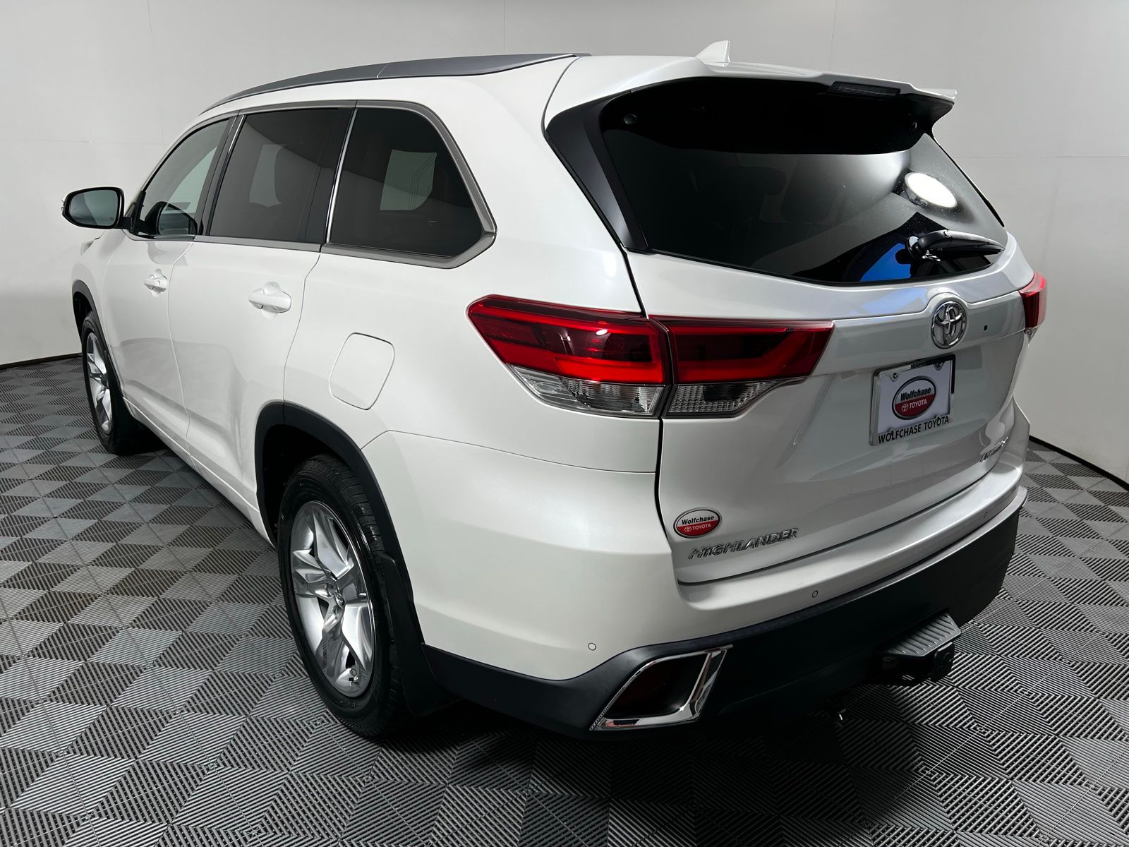 Thumbnail: 2018 Toyota Highlander - 7