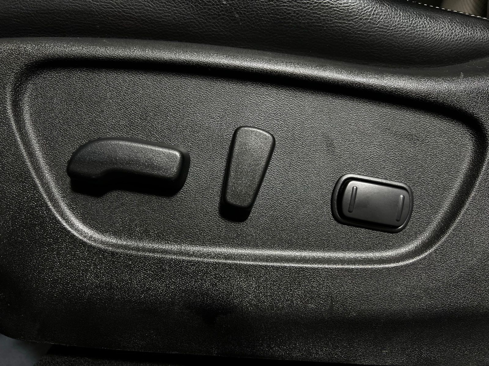 Thumbnail: 2018 Nissan Rogue - 15