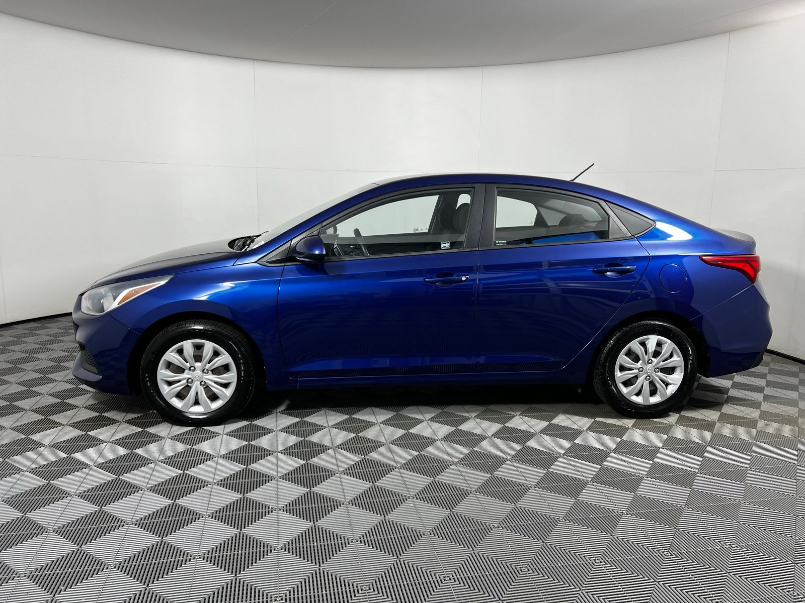 2019 Hyundai Accent SE 8