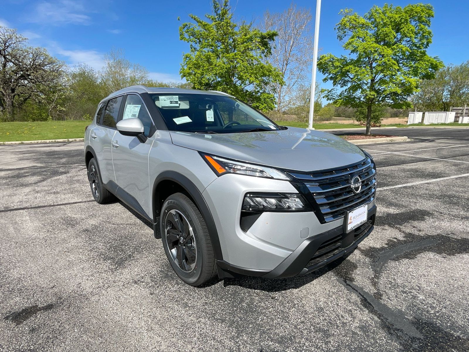 2024 Nissan Rogue SV 4