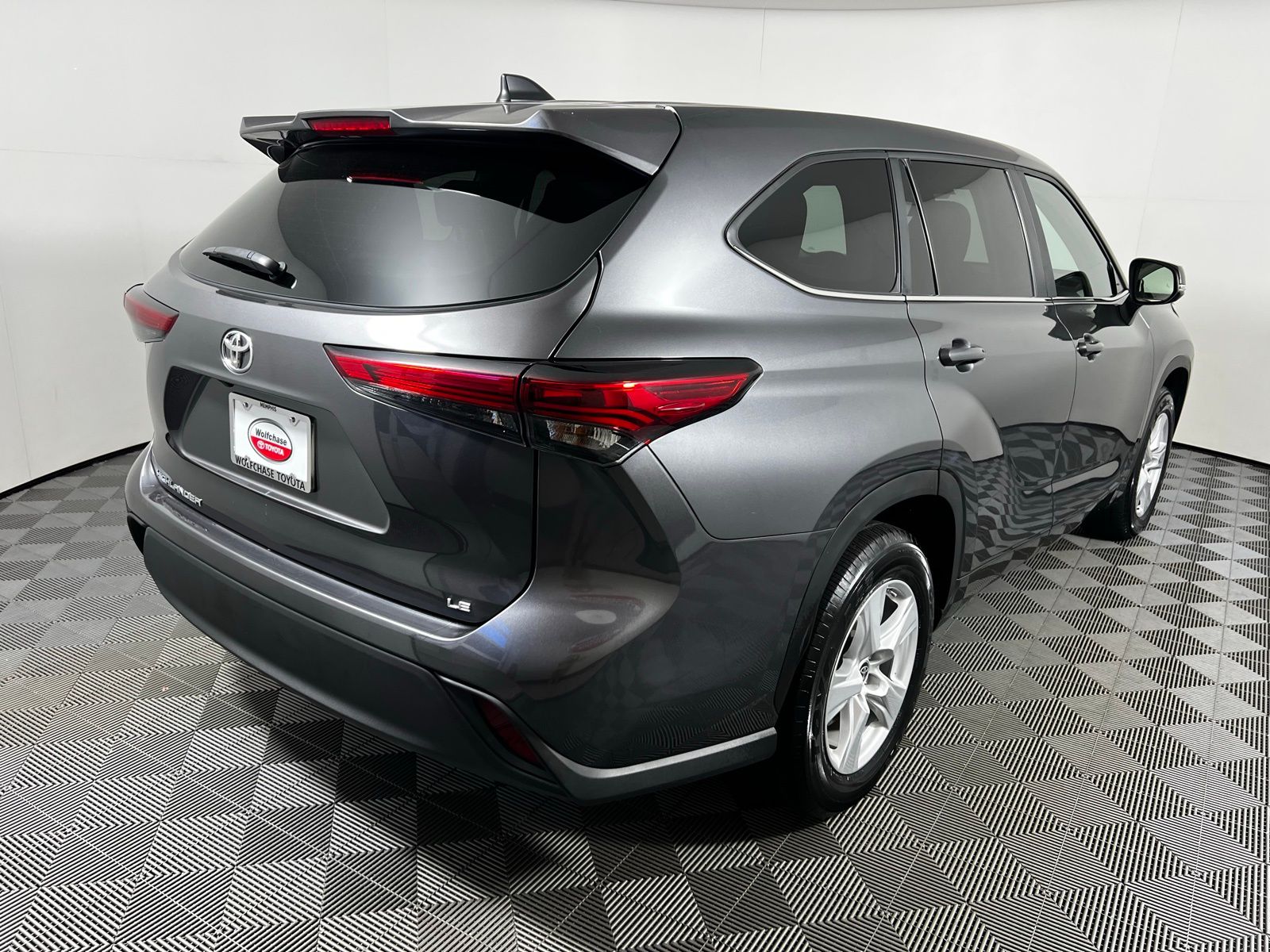 Thumbnail: 2023 Toyota Highlander - 5