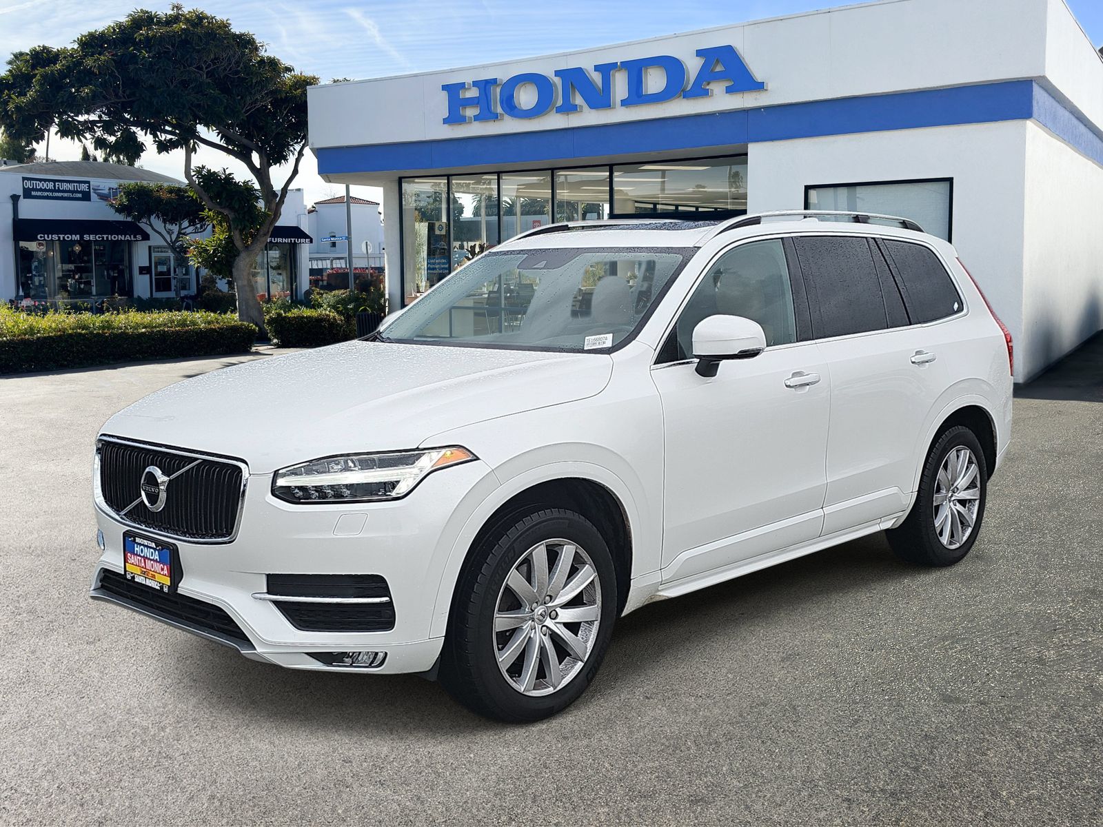 2016 Volvo XC90 T6 Momentum AWD