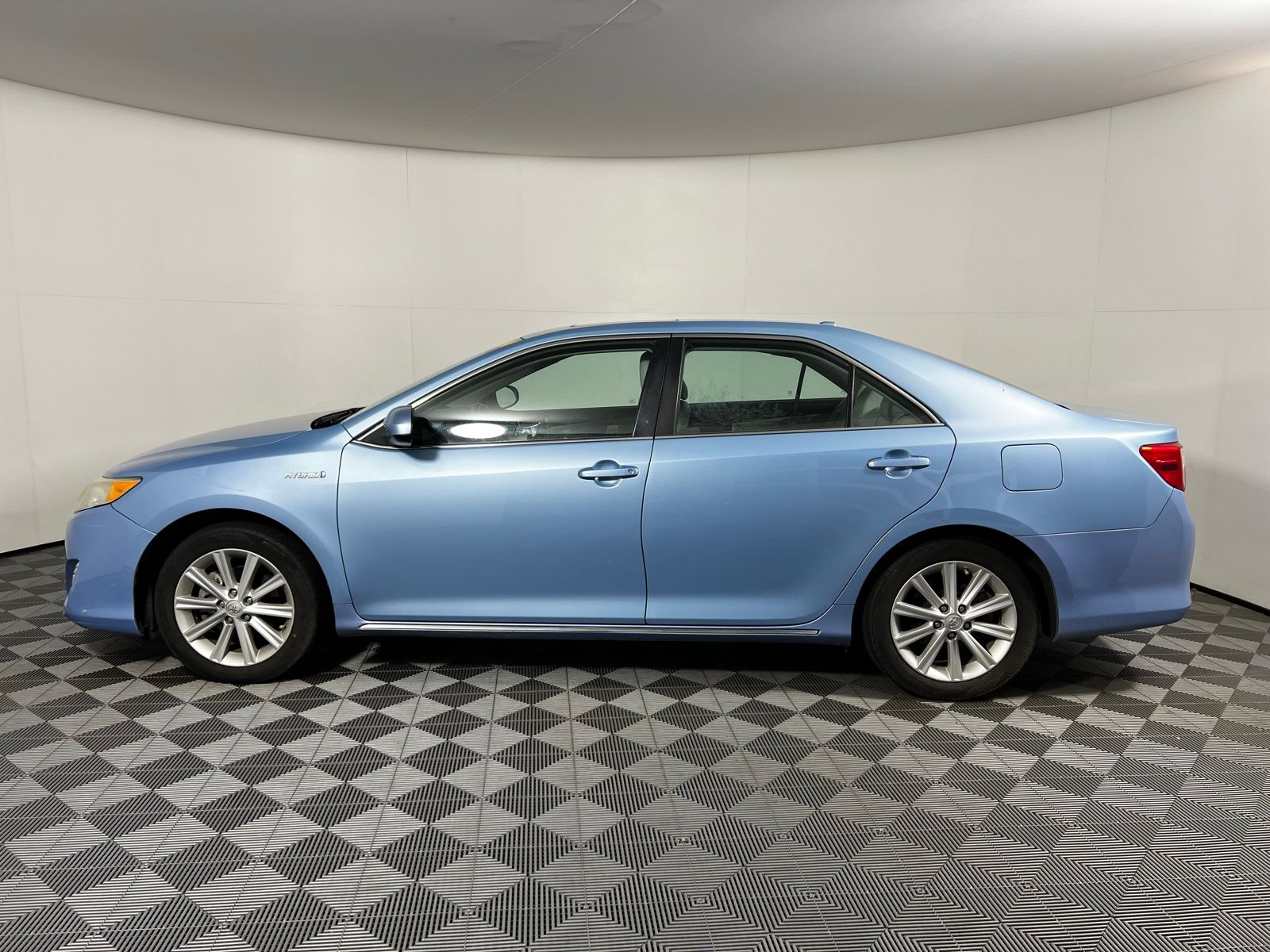 Thumbnail: 2014 Toyota Camry - 8