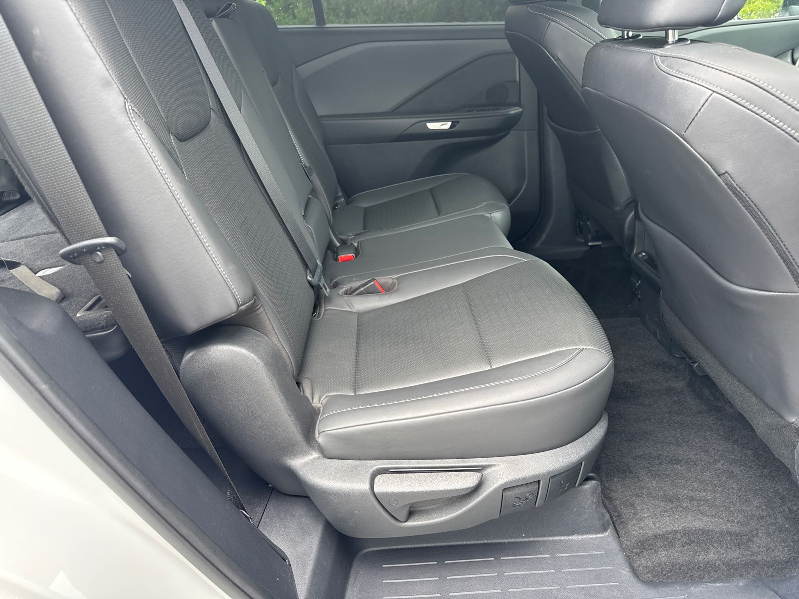 Used 2024 Pearl Lexus 350 image 15
