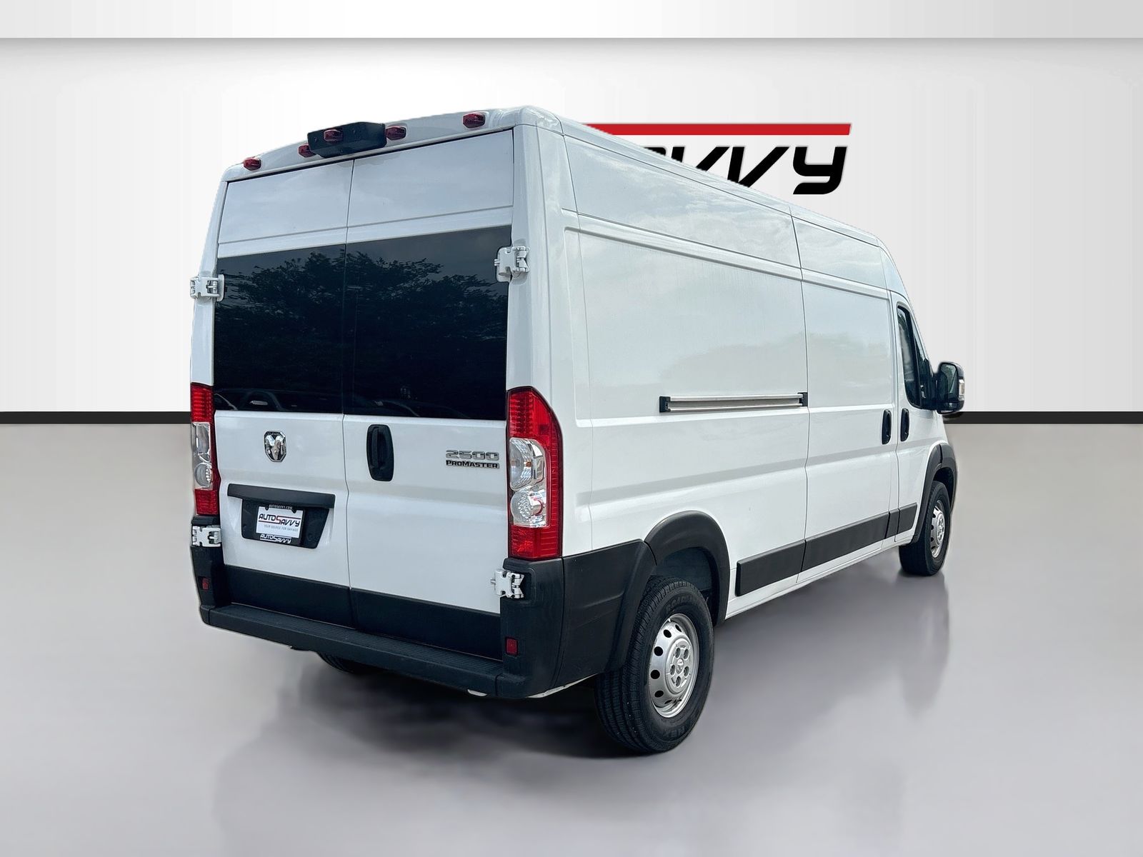 Used 2023 White Ram High Roof image 7