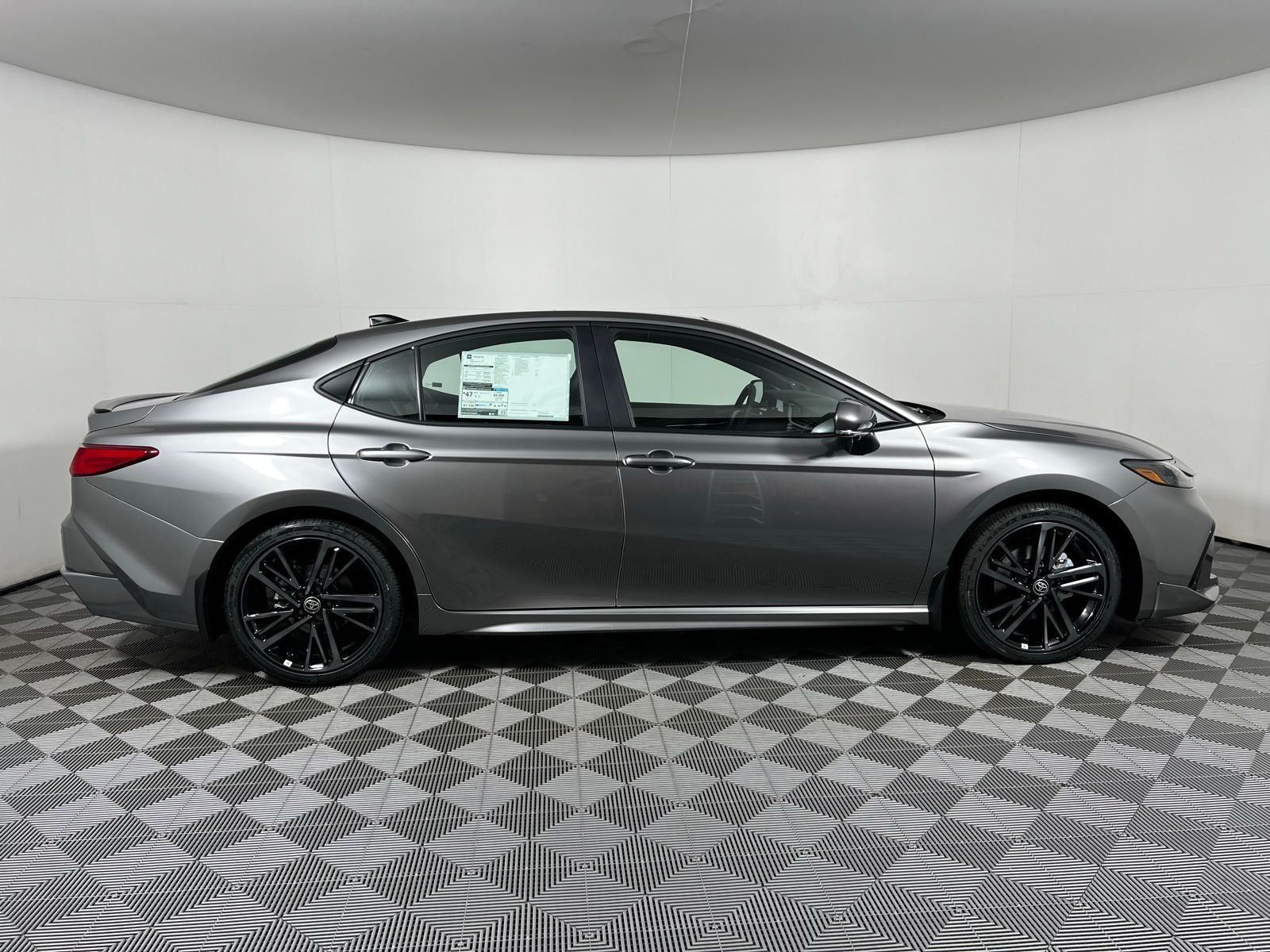 2025 Toyota Camry XSE 4