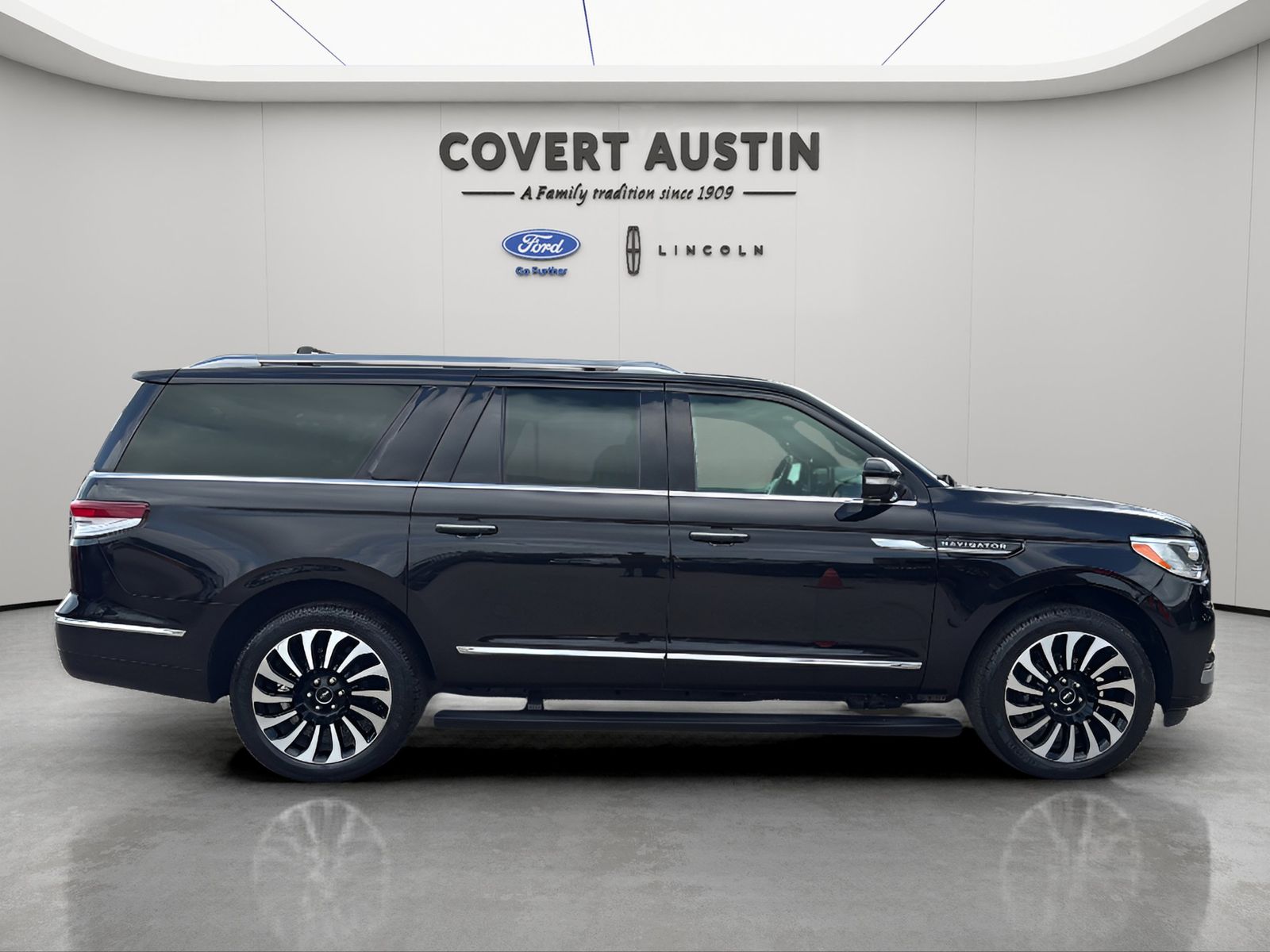 Used Car 2022 Lincoln Navigator L  Reserve For Sale Under $50,000 In Austin, Texas