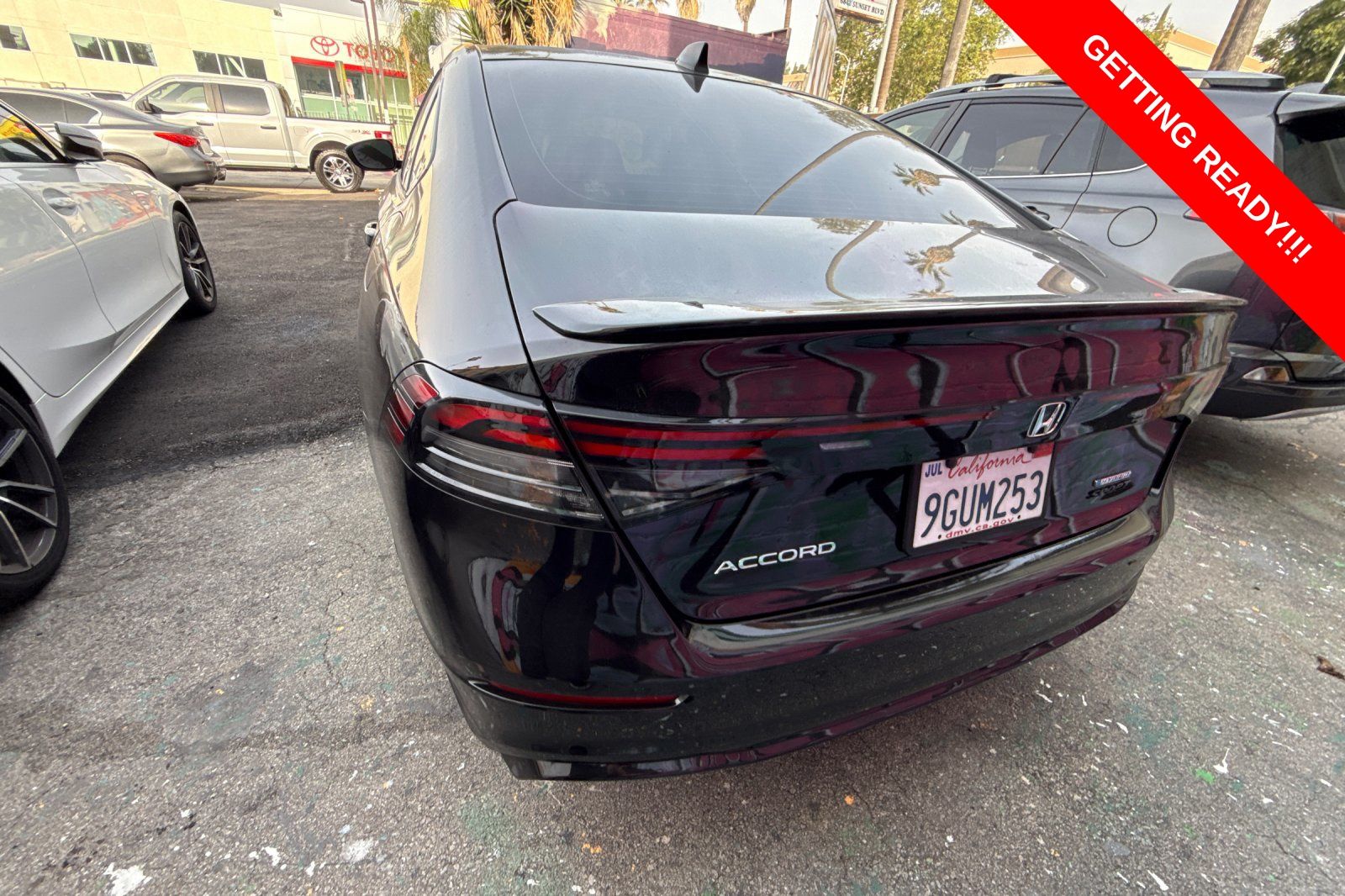 View vehicle photo 6