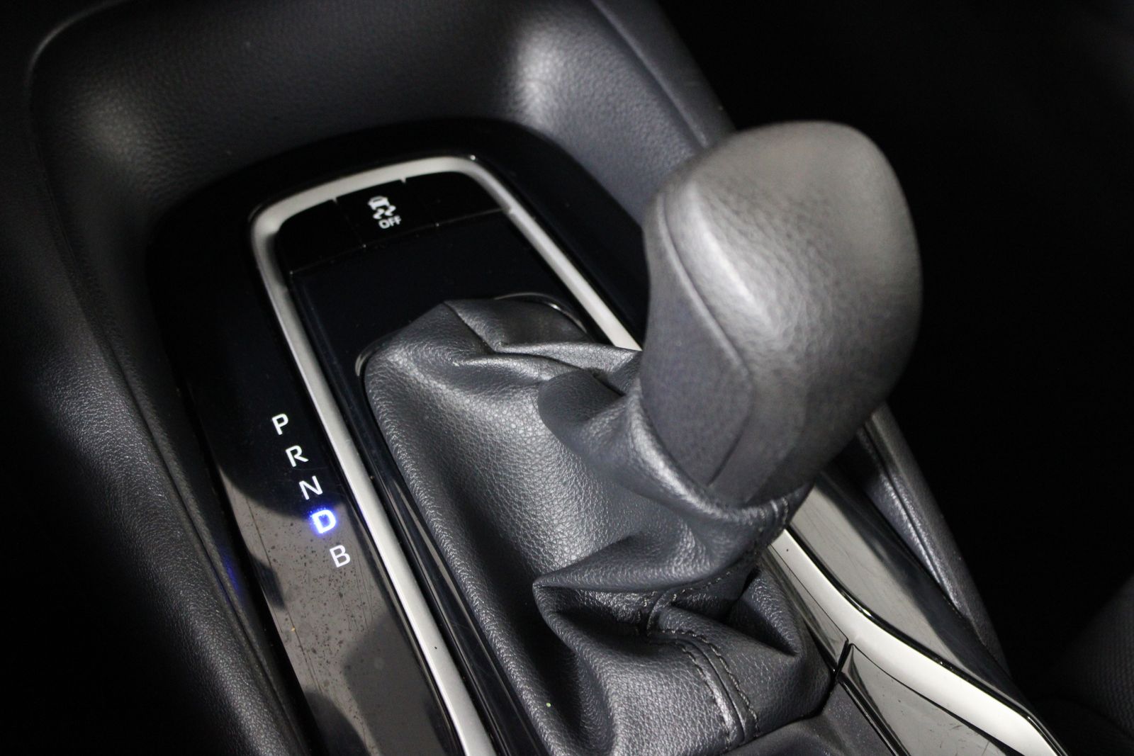 Used 2022 Black Toyota LE image 25