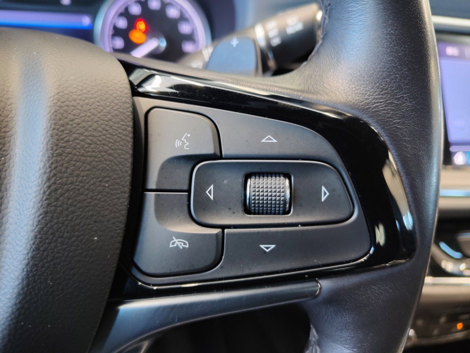 Used Car 2023 Buick Enclave  Essence For Sale Under $25,000 In San Antonio, Texas