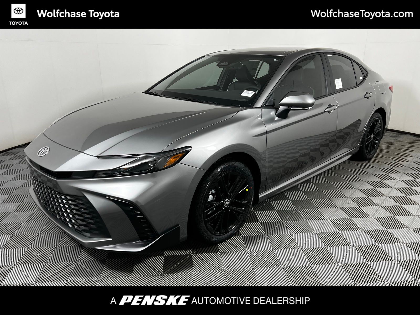 2025 Toyota Camry SE Hero Image