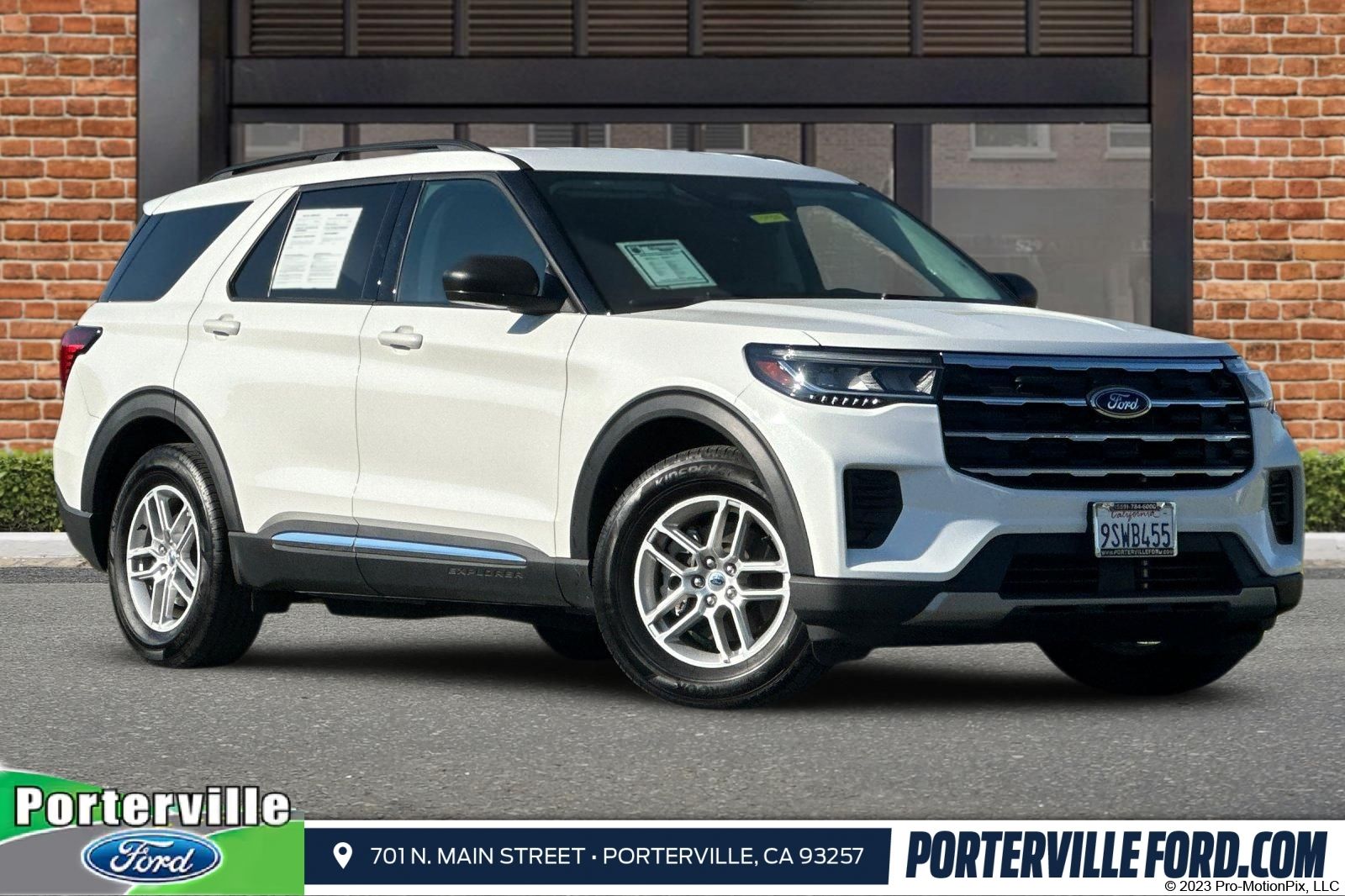 2025 Ford Explorer Active RWD