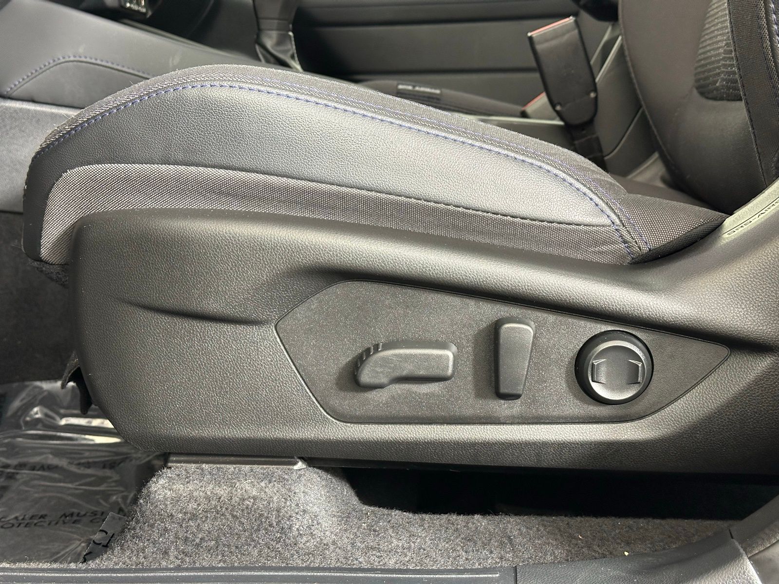2025 Subaru Forester Premium - Photo 7