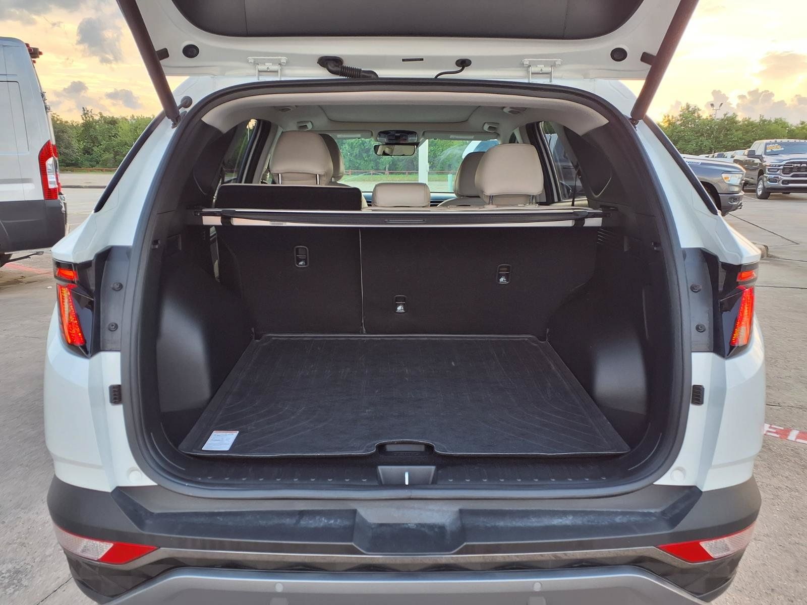 2024 Hyundai Tucson Limited White at Legacy Ford