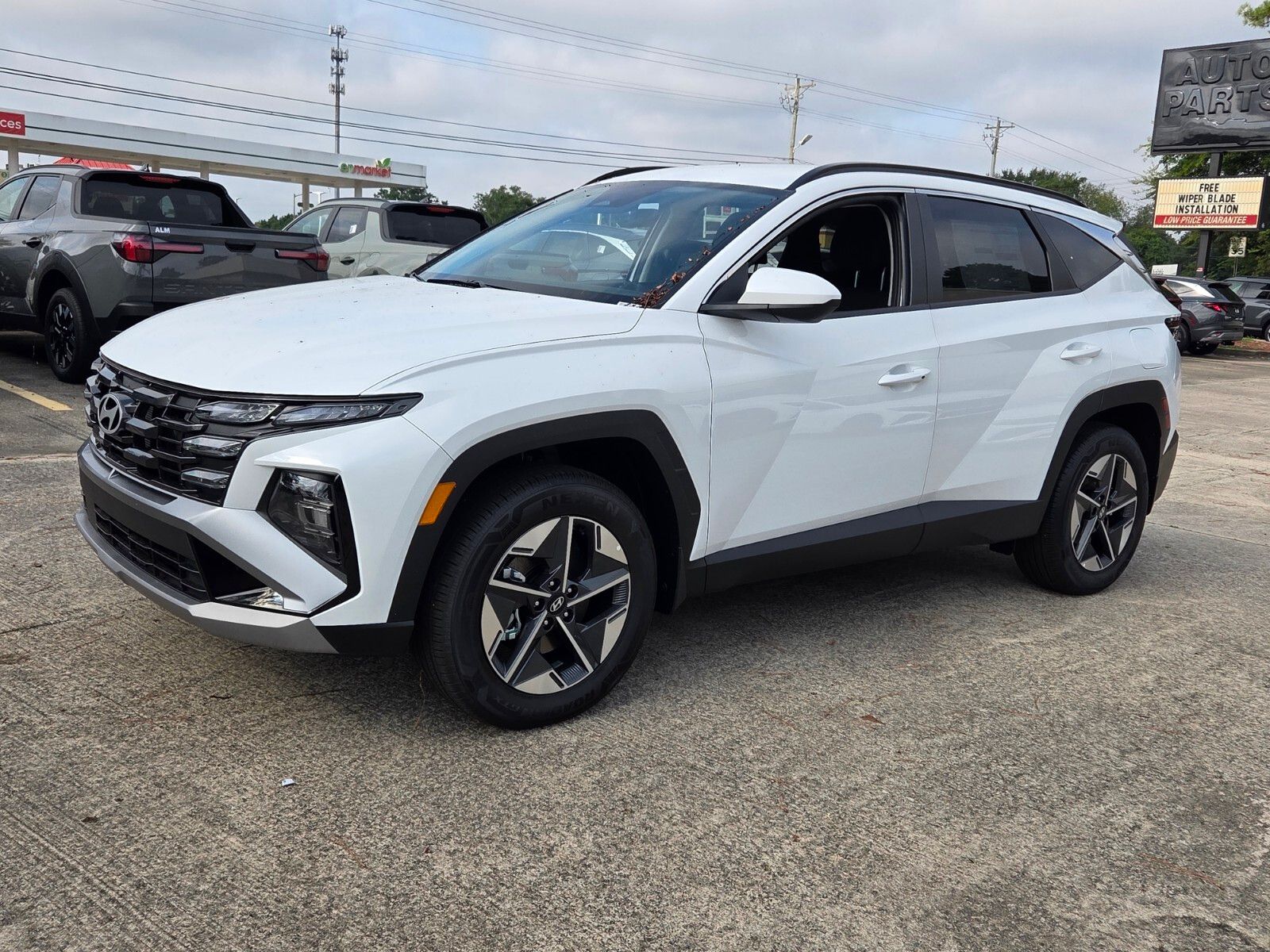 New 2026 White HYUNDAI SEL image 3