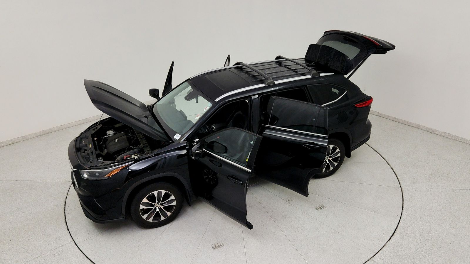 Used 2022 Black Toyota XLE image 22