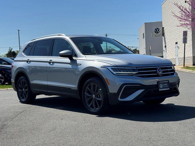 Pyrite Silver Metallic 2023 Volkswagen Tiguan SE 4Motion SUV / Crossover All-Wheel Drive 8-Speed Automatic