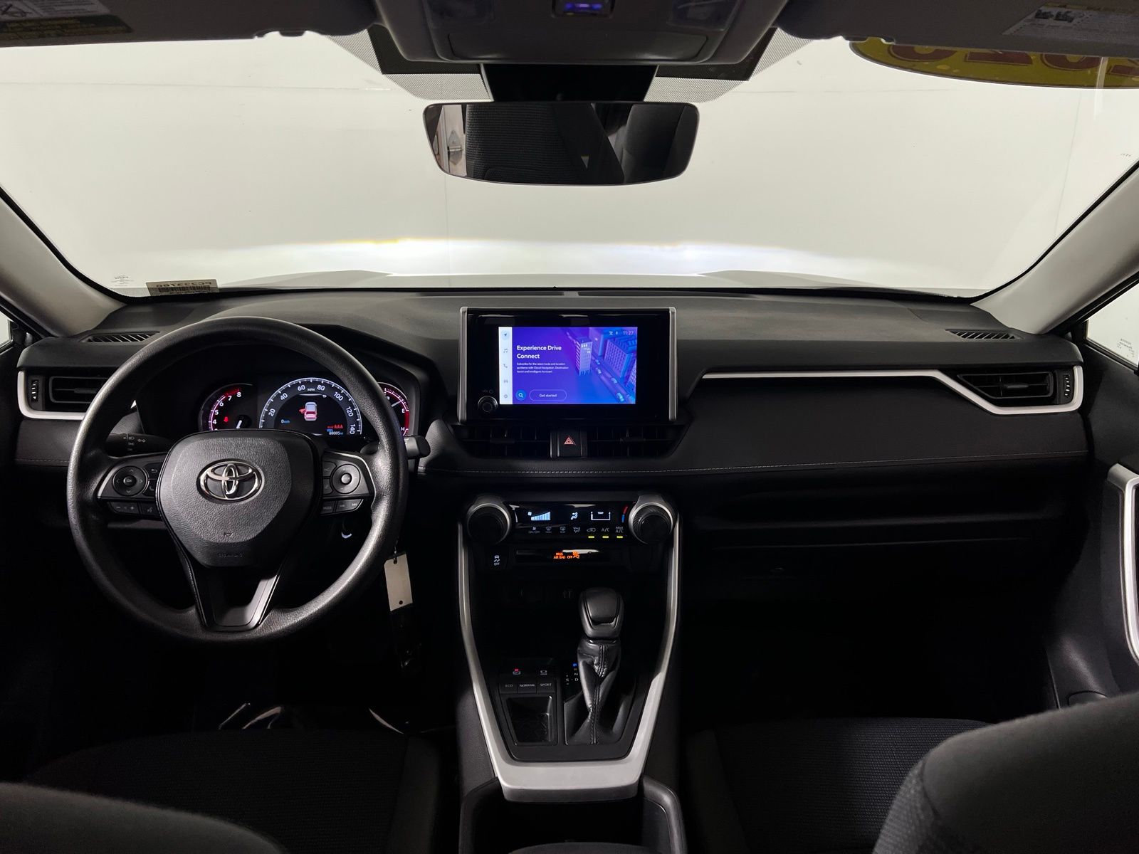 Thumbnail: 2023 Toyota RAV4 - 21