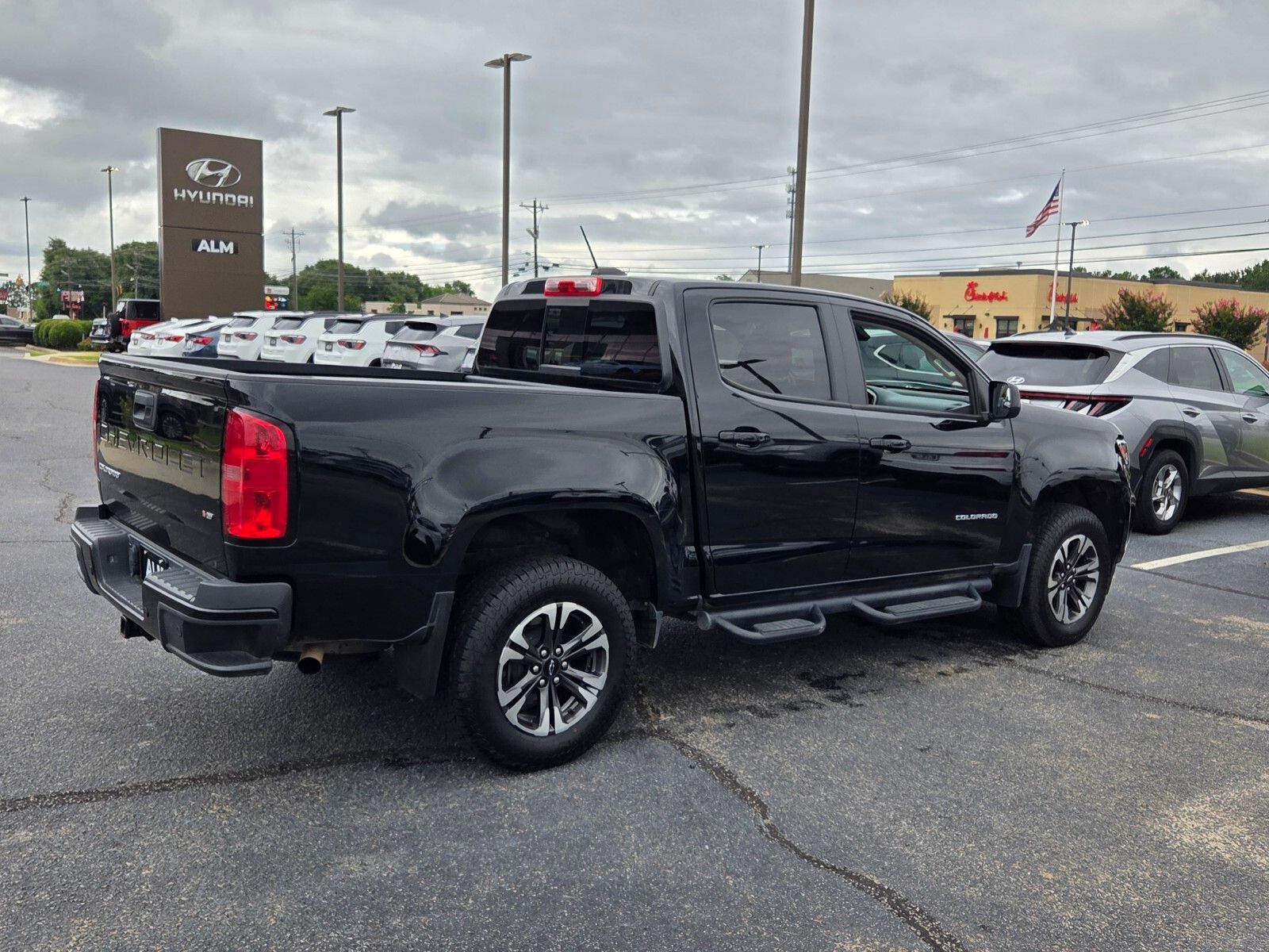 Used 2022 Black Chevrolet Z71 image 14