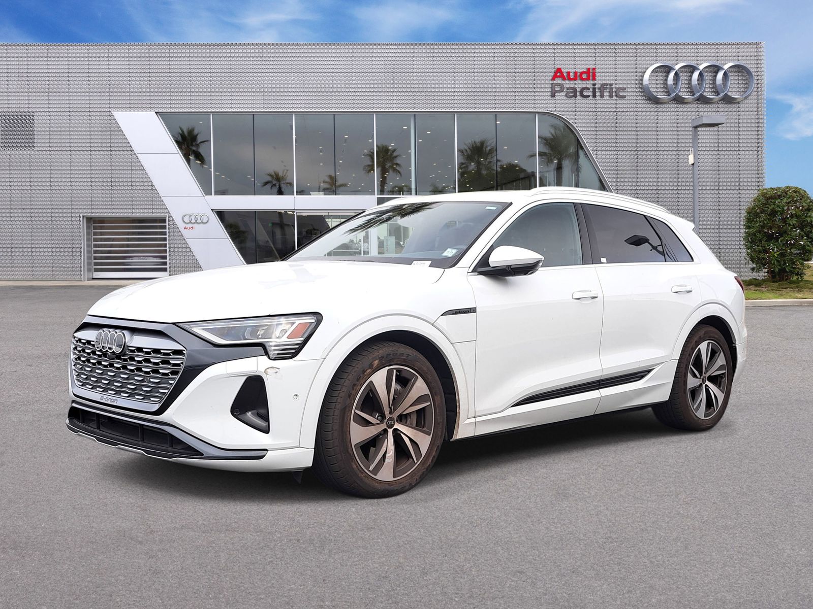 2024 Audi Q8 e-tron quattro Premium Plus AWD