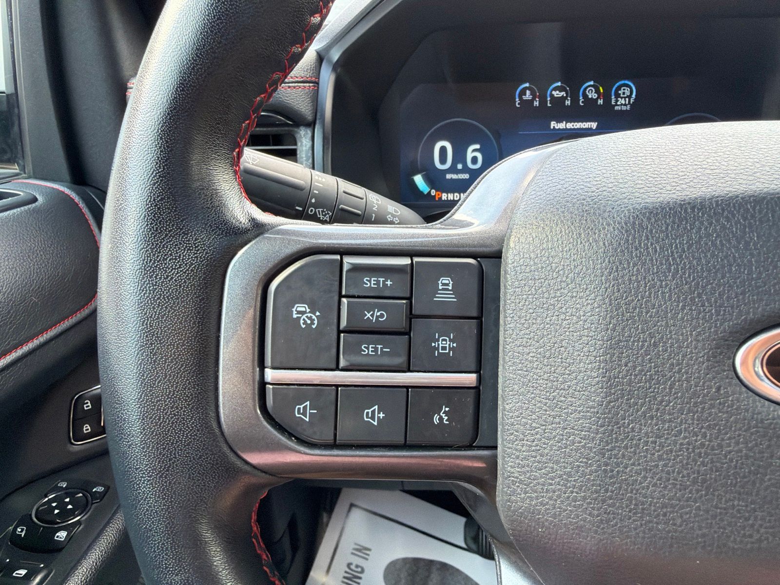 Certified Used 2023 Oxford White Ford Limited image 28