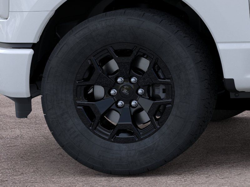 New 2025 Oxford White Ford XLT image 19