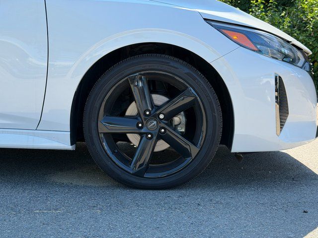 Used 2024 Aspen White Nissan SR image 23