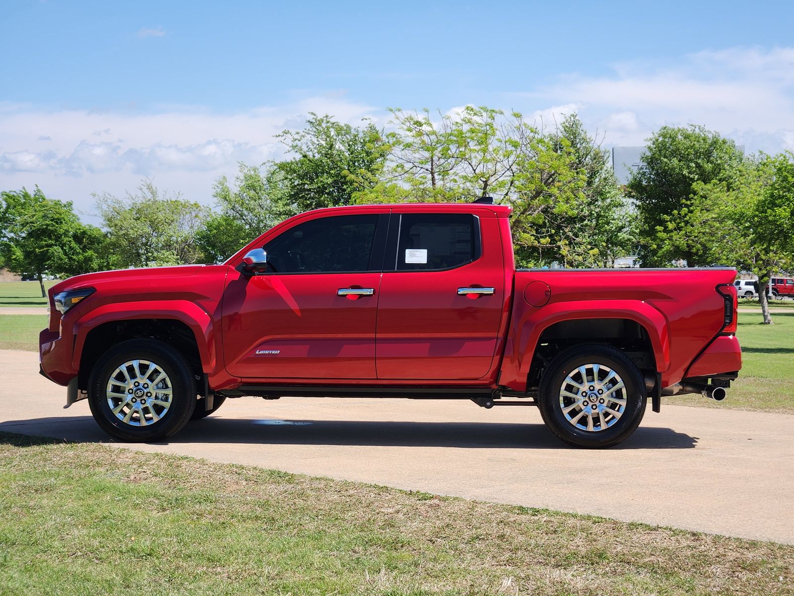 View vehicle photo 3