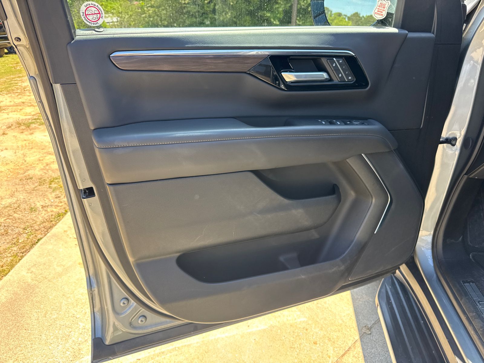 Used 2025 Gray Chevrolet LT image 10