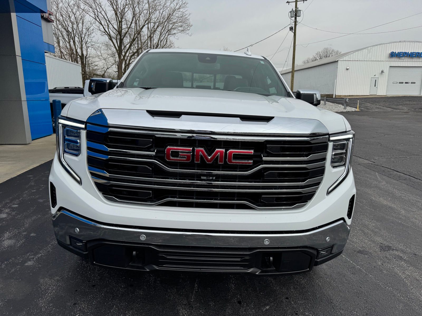 View vehicle photo 7