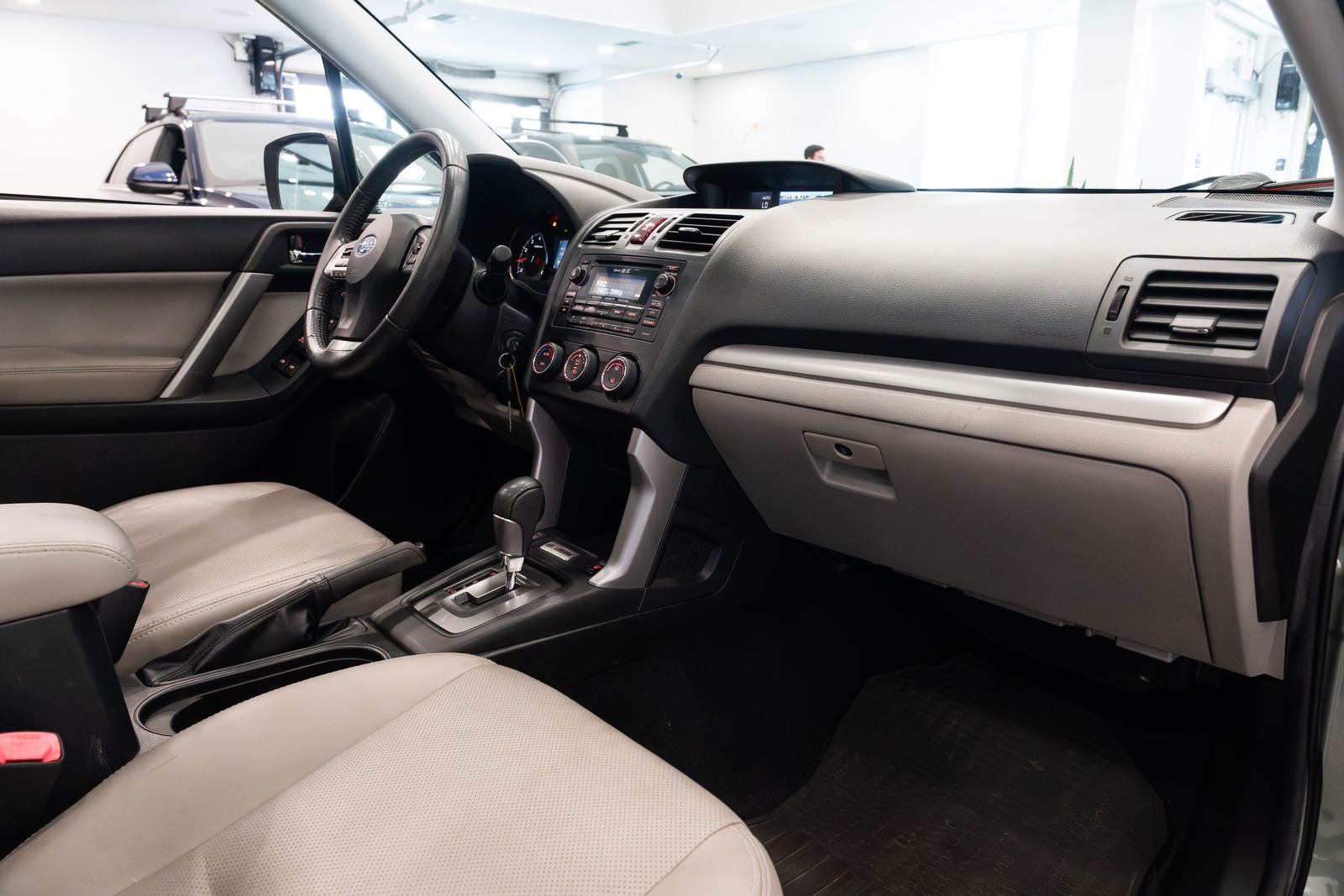 View vehicle photo 7