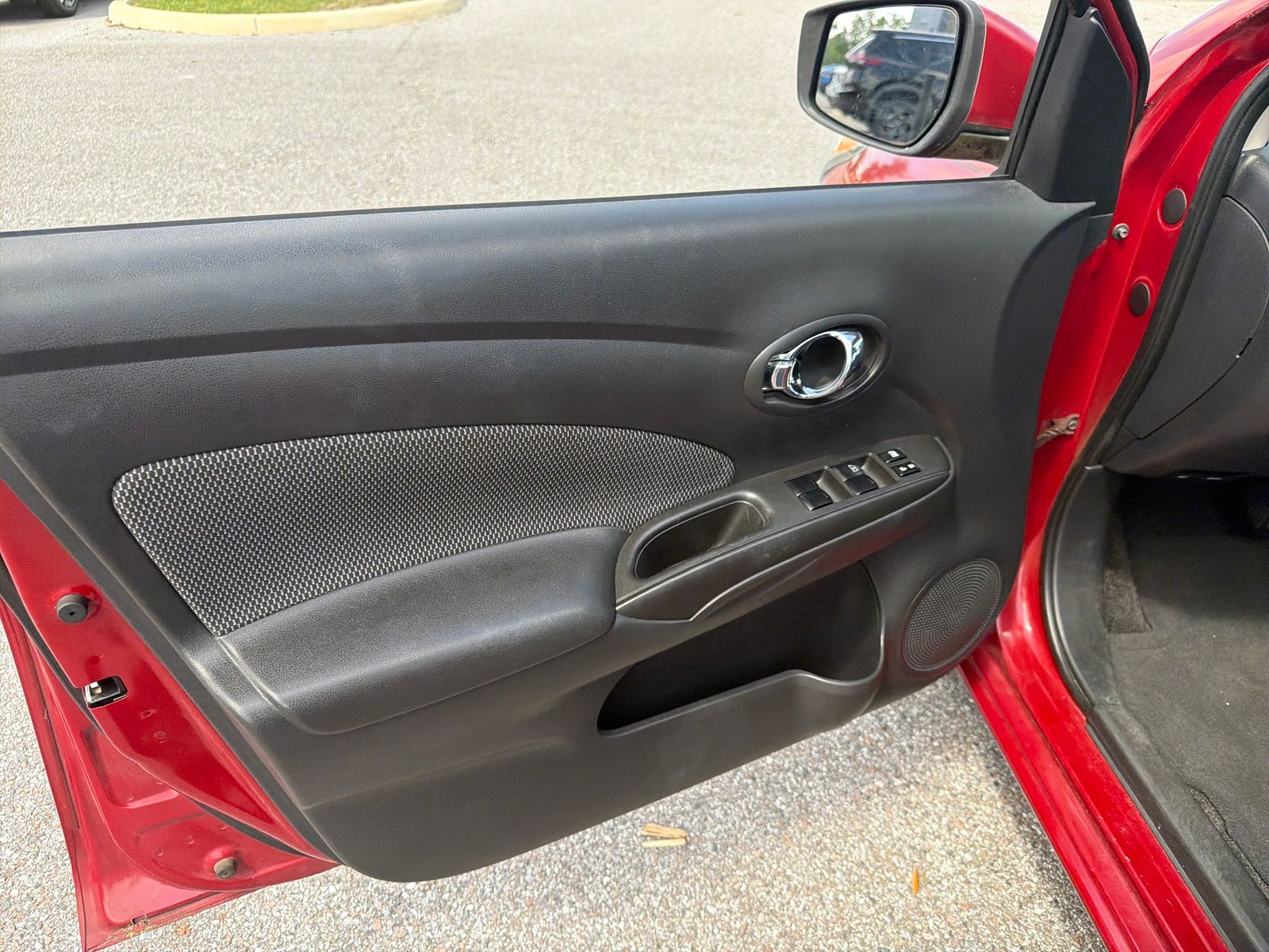 Used 2015 Nissan Versa 1.6 SV 4D Sedan