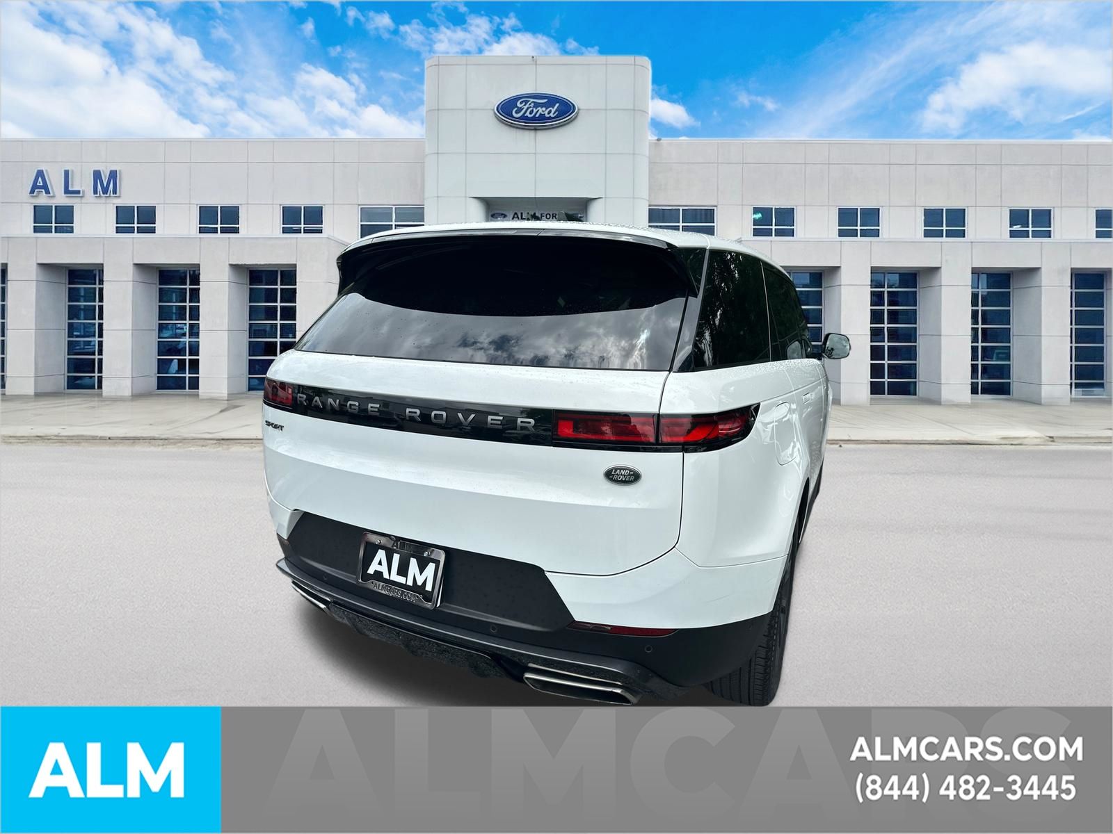 Used 2023 White Land Rover SE image 5