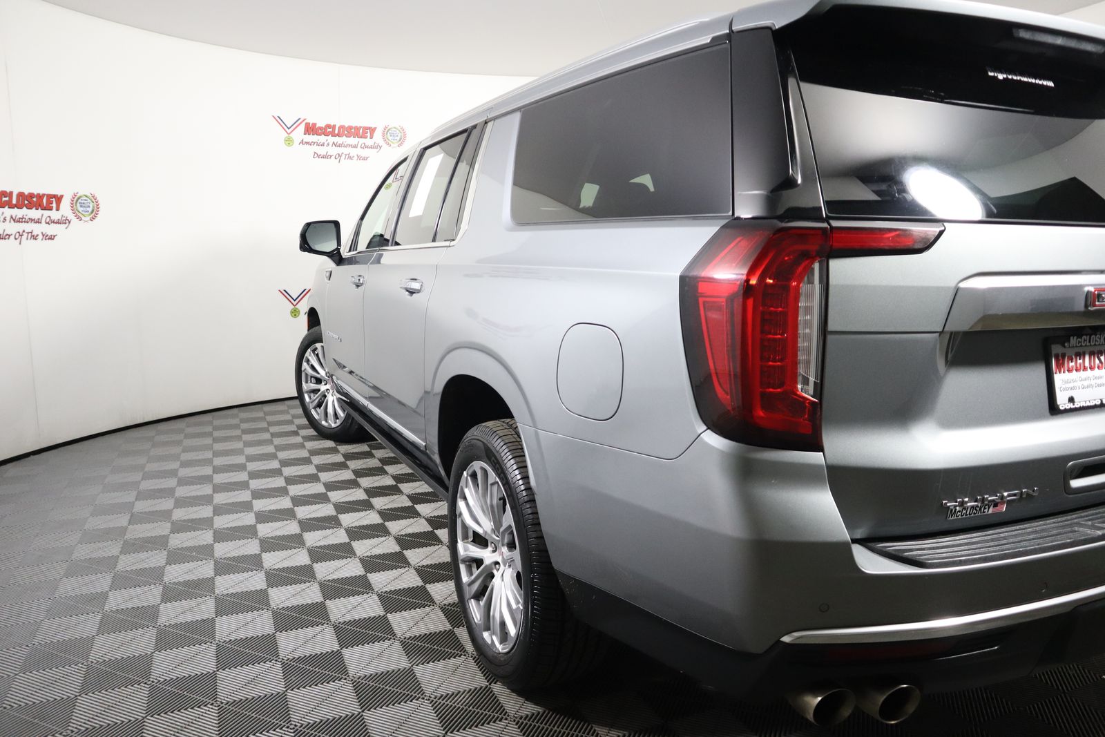 2023 GMC Yukon XL Denali photo