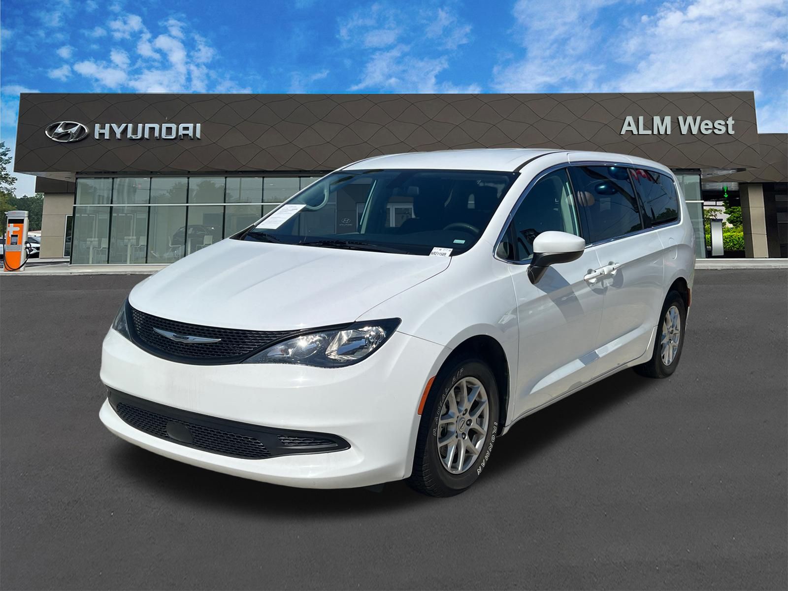 2022 Chrysler Voyager LX