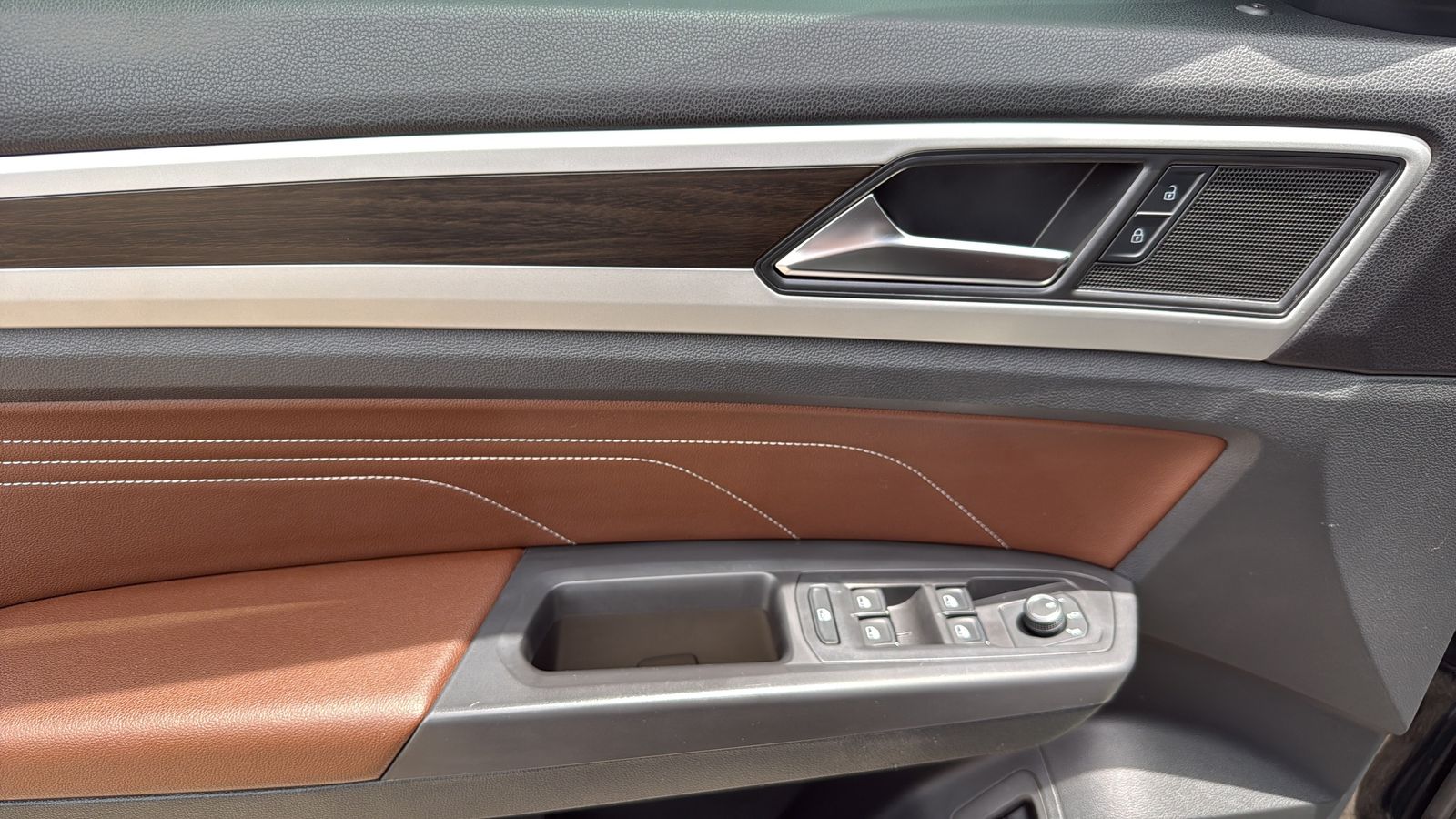 Used Car 2022 Volkswagen Atlas  2.0t Se W/technology For Sale Under $25,000 In Austin, Texas