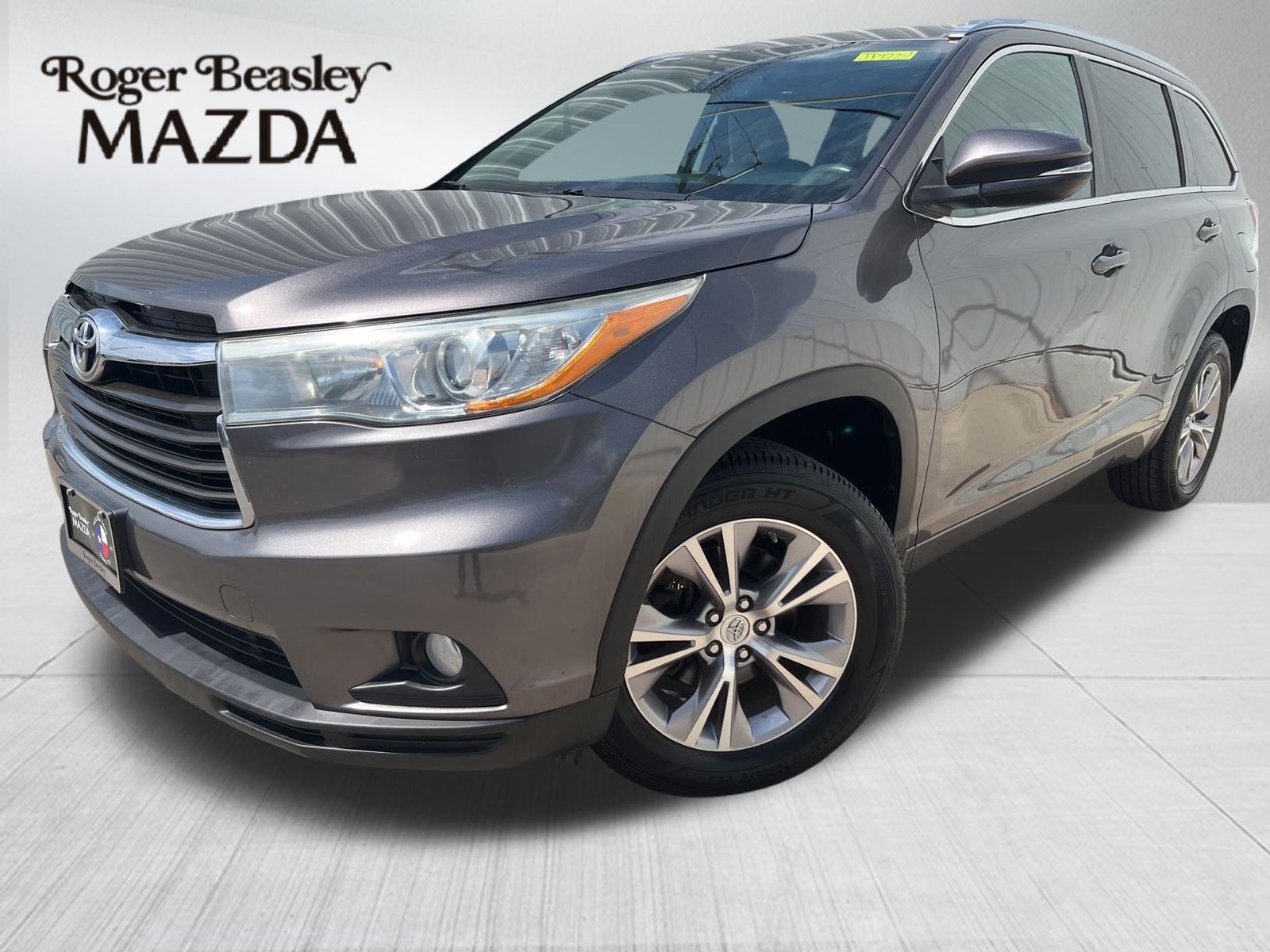 Used Car 2015 Toyota Highlander  Xle V6 For Sale Under $20,000 In Austin, Texas