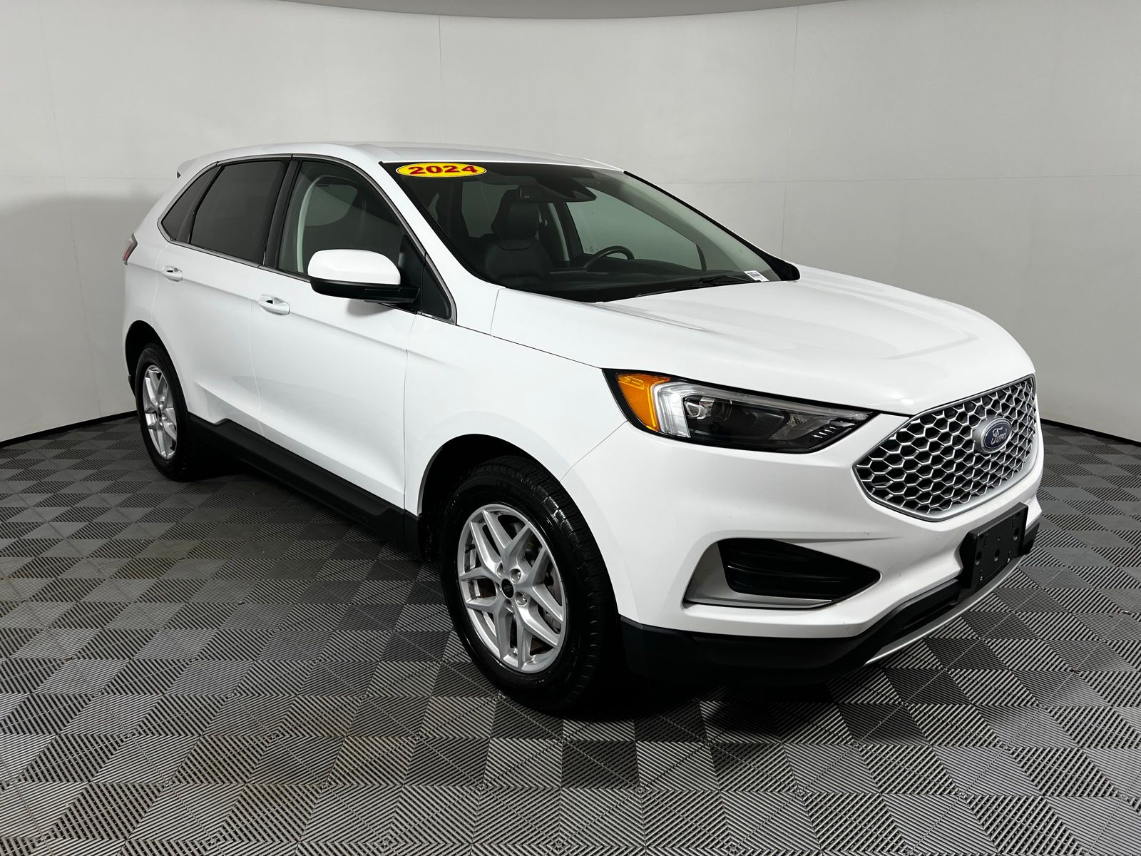 Thumbnail: 2024 Ford Edge - 3