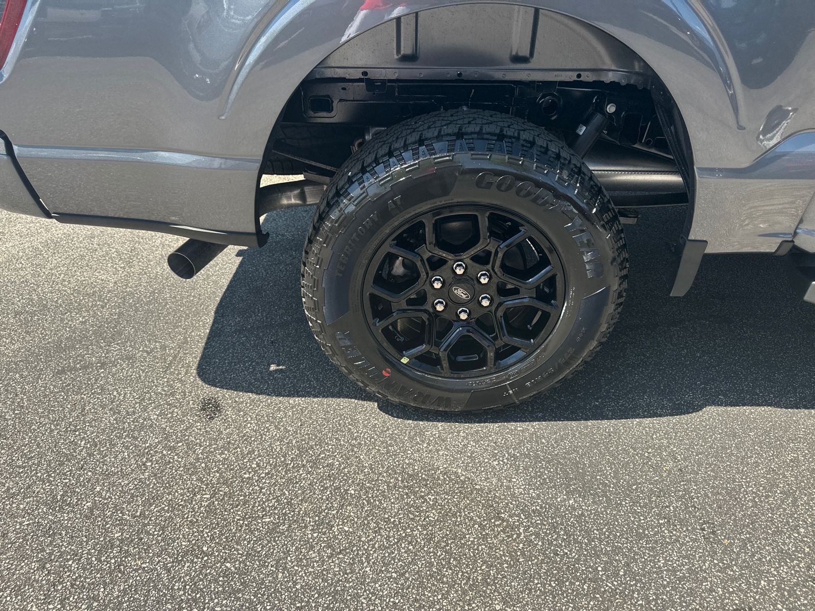 New 2026 Carbonized Gray Metallic Ford XLT image 30