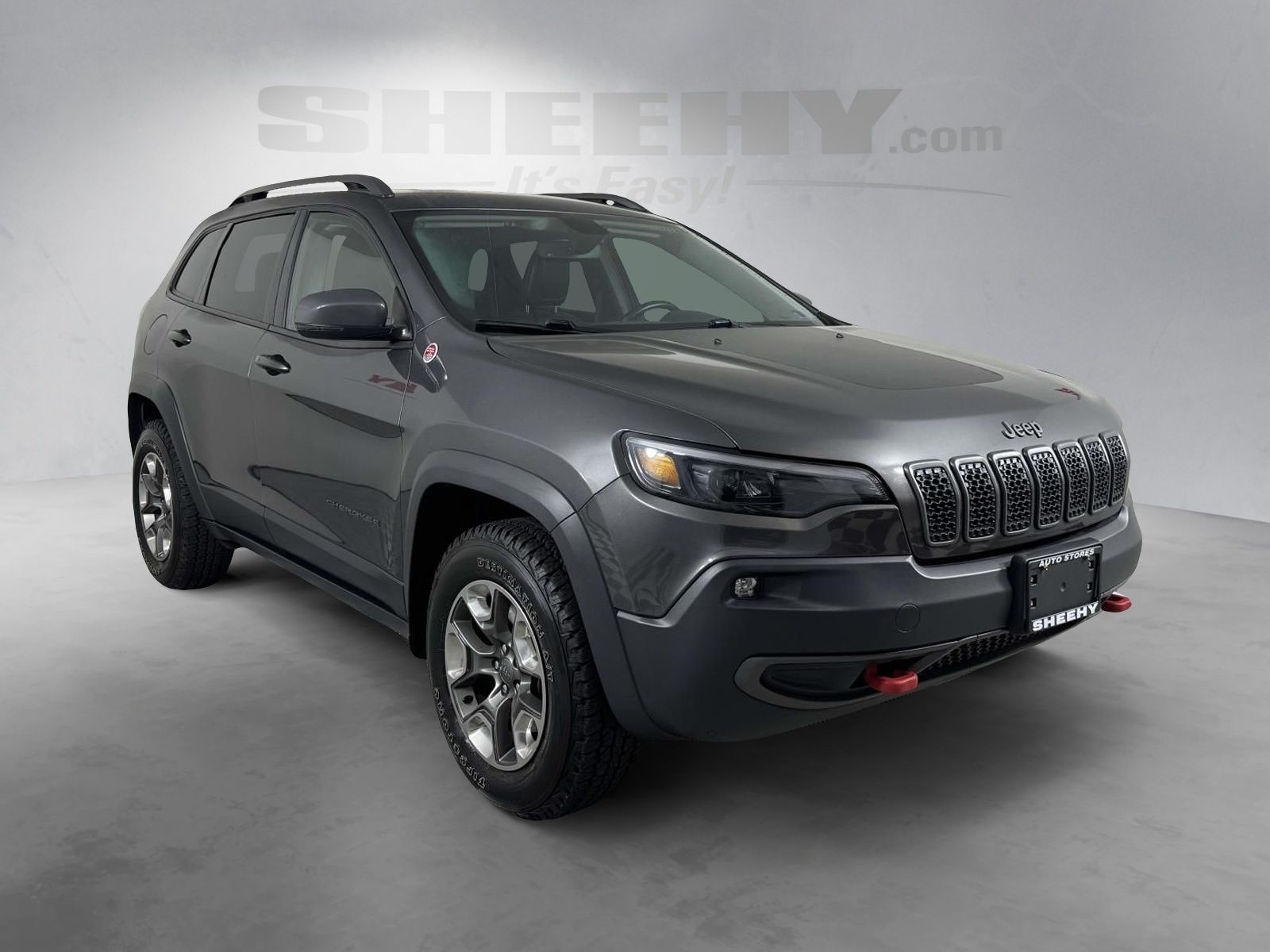 Used 2019 Gray Jeep Trailhawk image 2