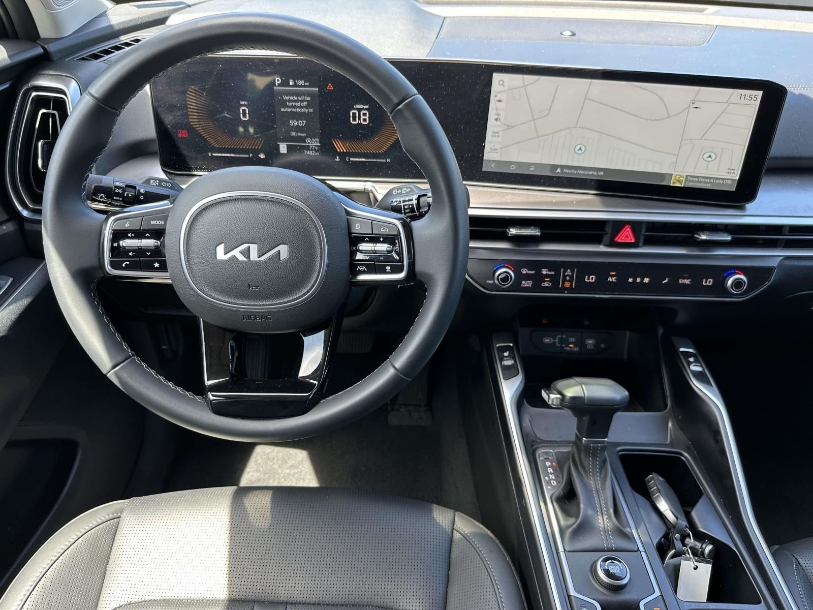 Used 2025  Kia EX image 3