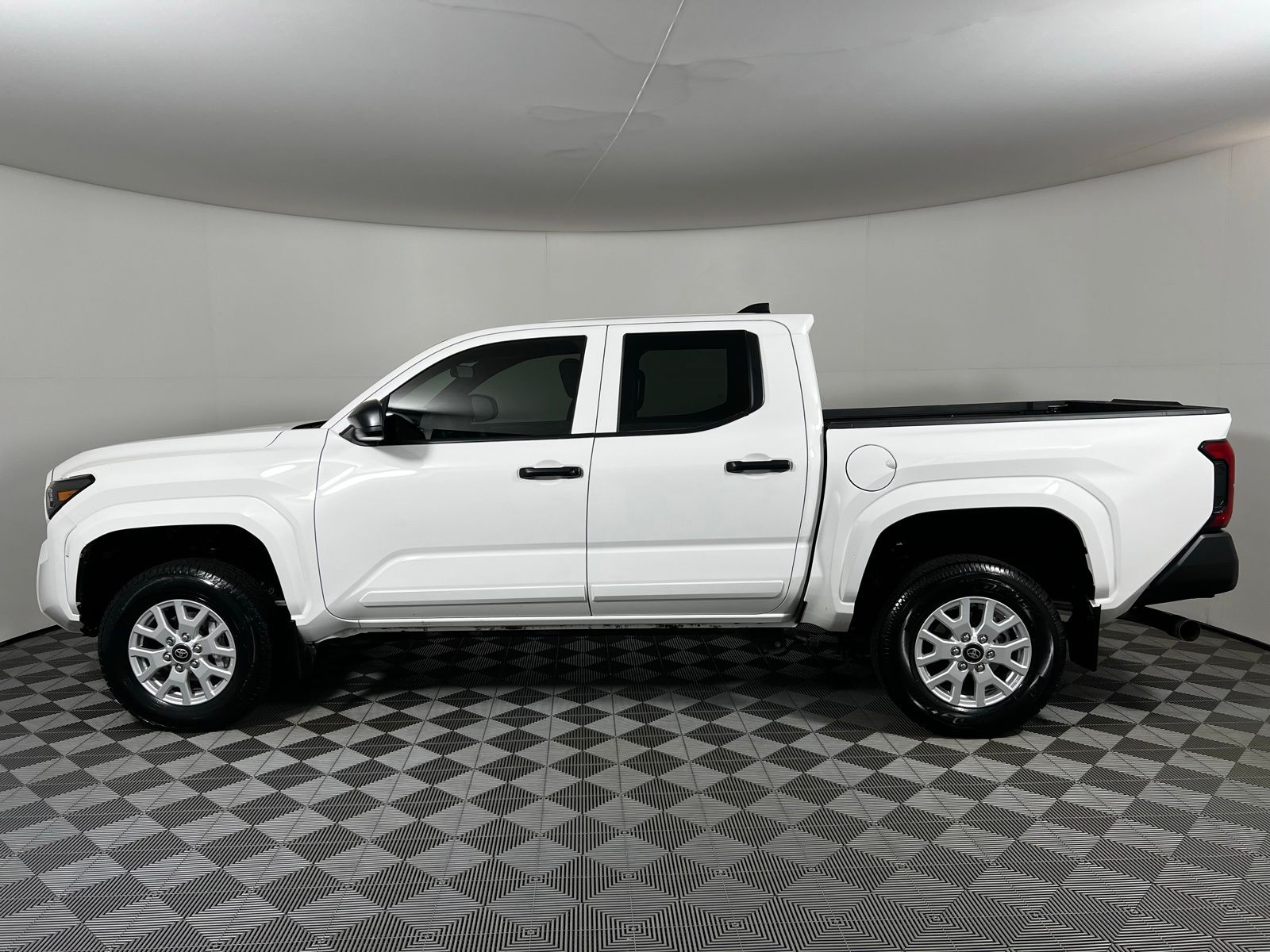 Thumbnail: 2024 Toyota Tacoma - 8