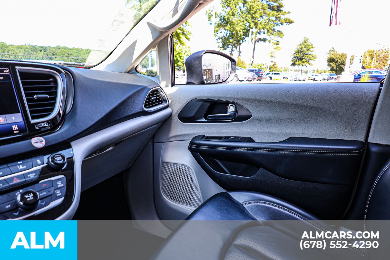 2023 Chrysler Pacifica Touring L photo 41